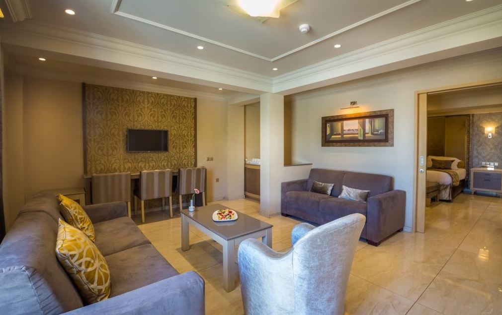 Suite Queen Size Bed