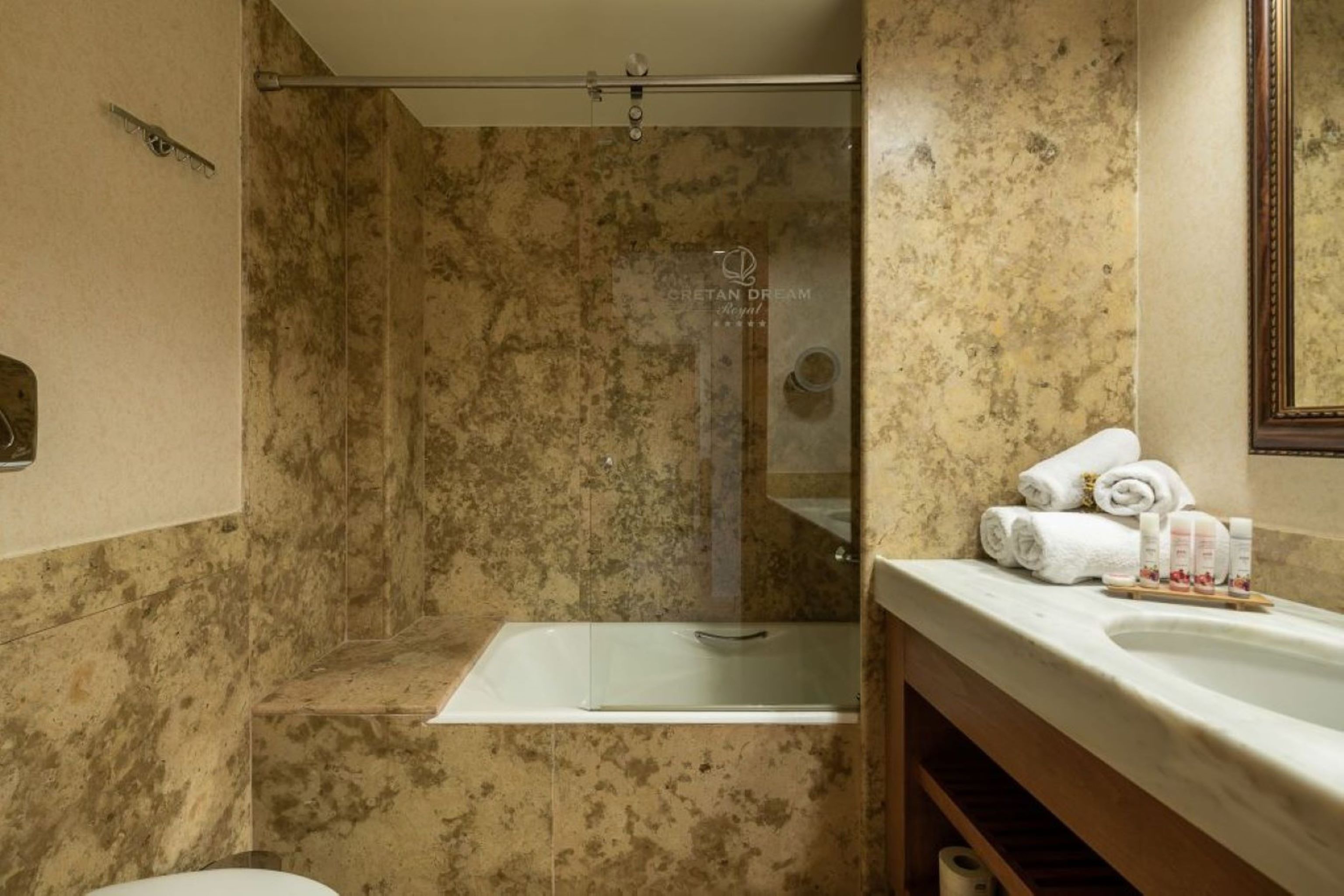 Junior Suite Land View