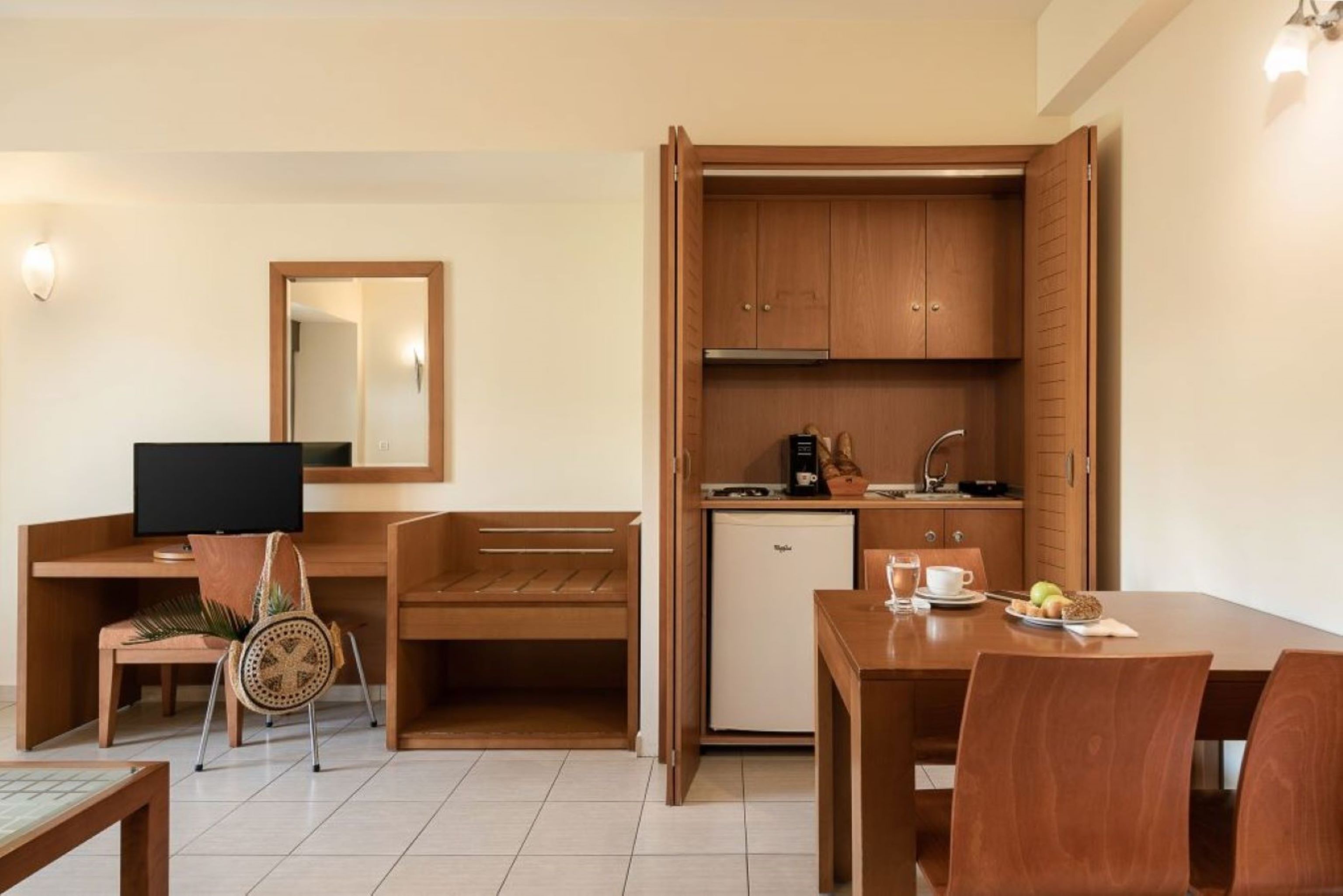 Junior Suite Land View