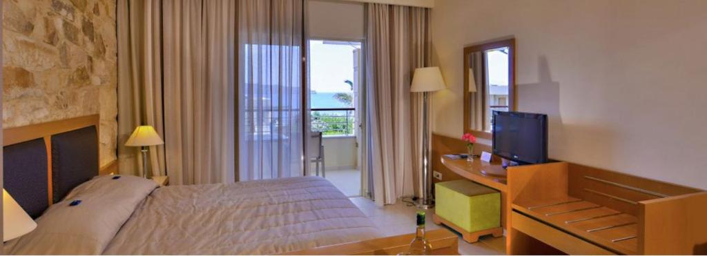 Double or Twin Sea View Pool View