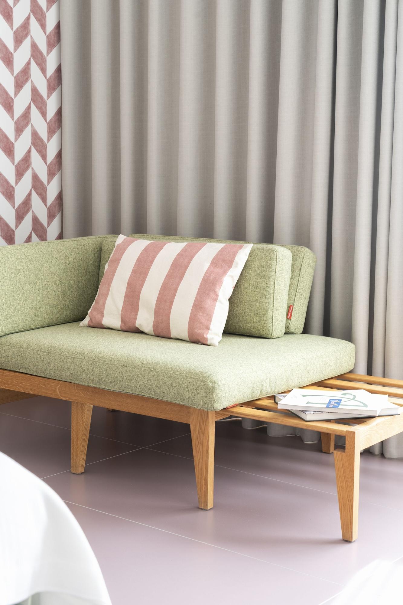 Quadruple with Double Bed