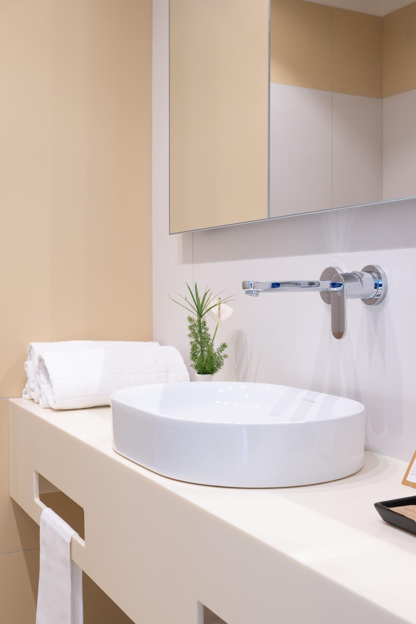 Double Single Superior with Double Bed