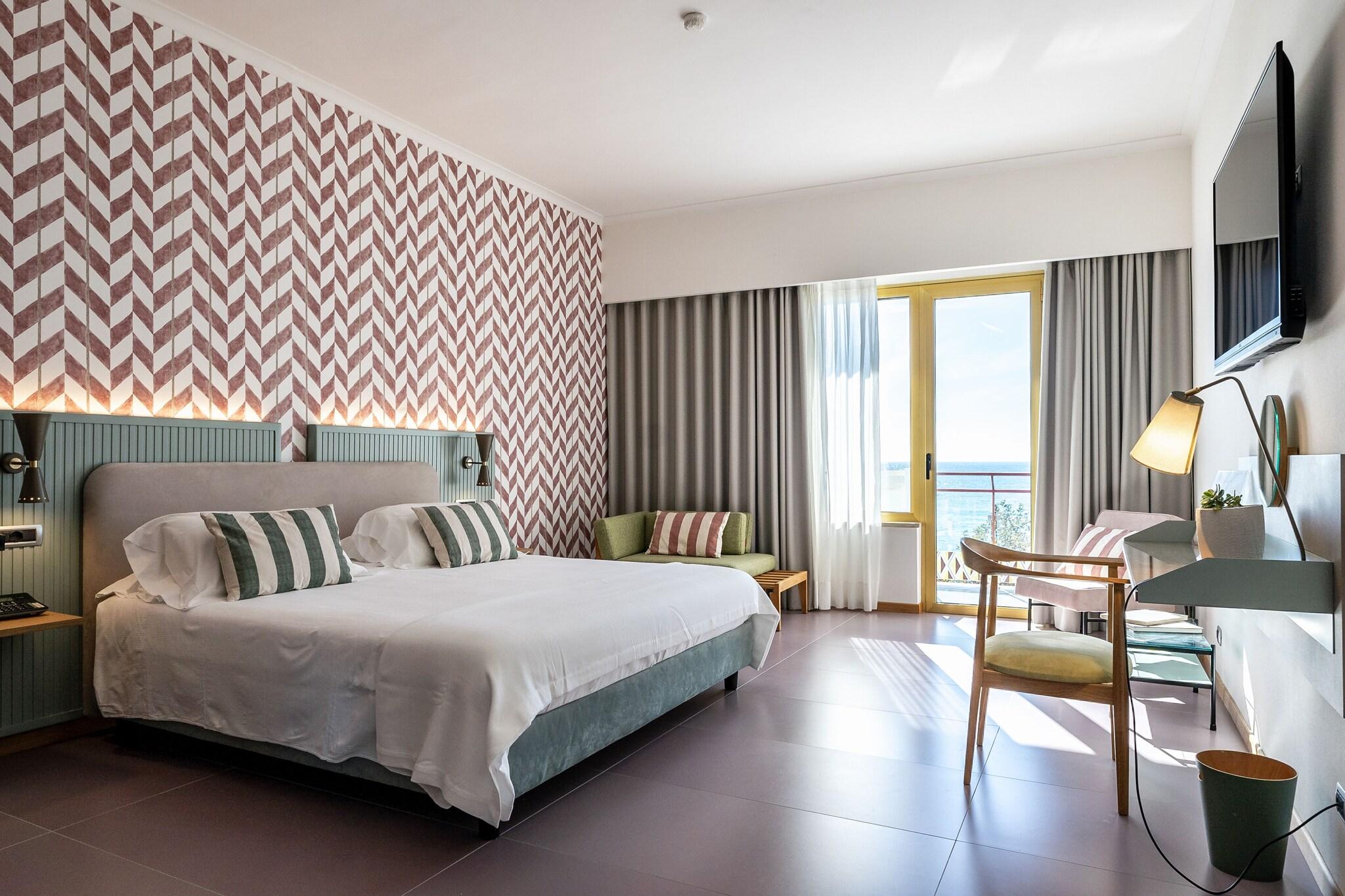 Double or Twin Deluxe King Bed