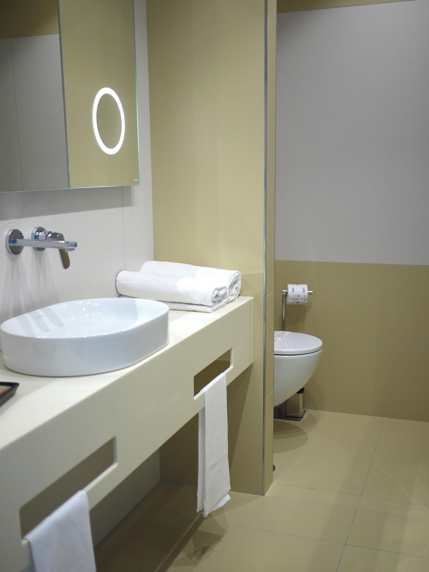 Double or Twin Deluxe King Bed