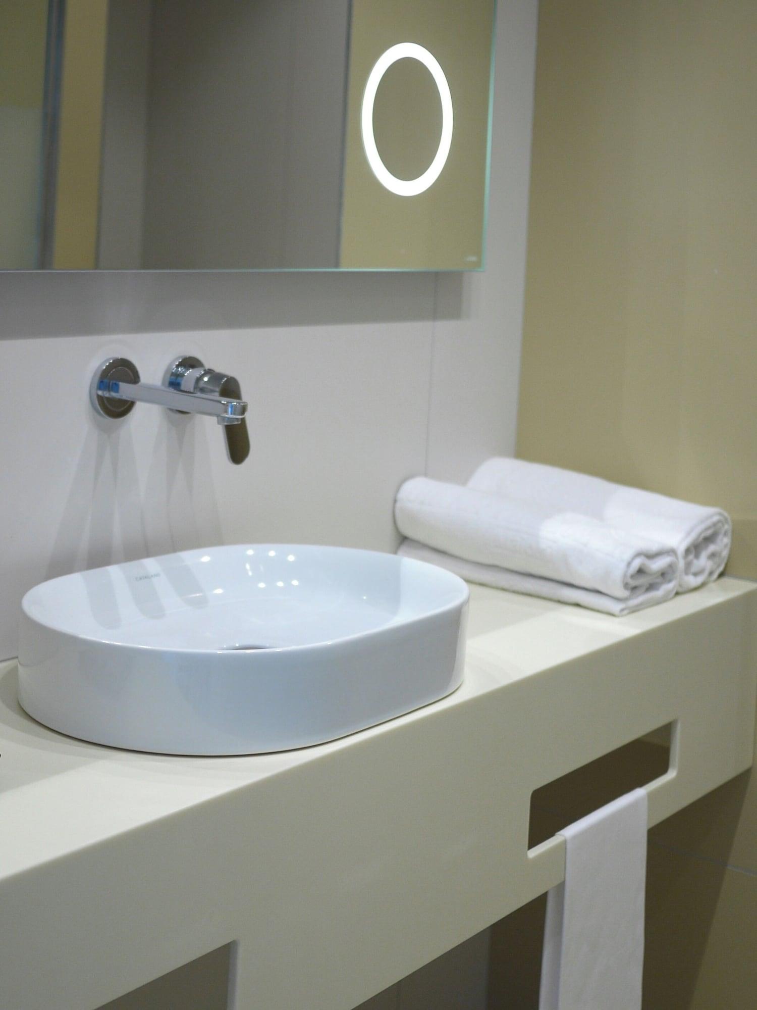 Double or Twin Deluxe King Bed