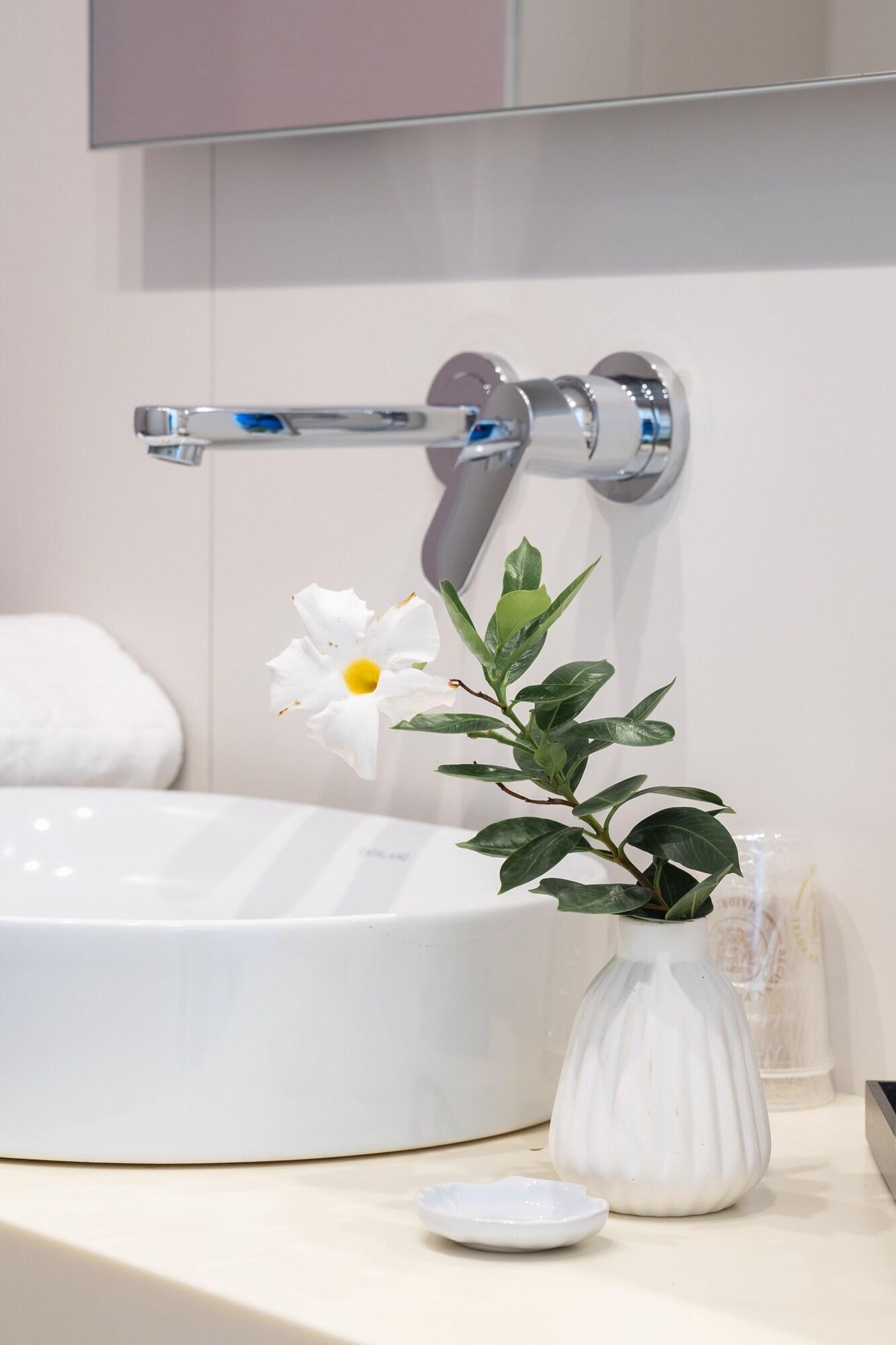 Double or Twin Deluxe King Bed