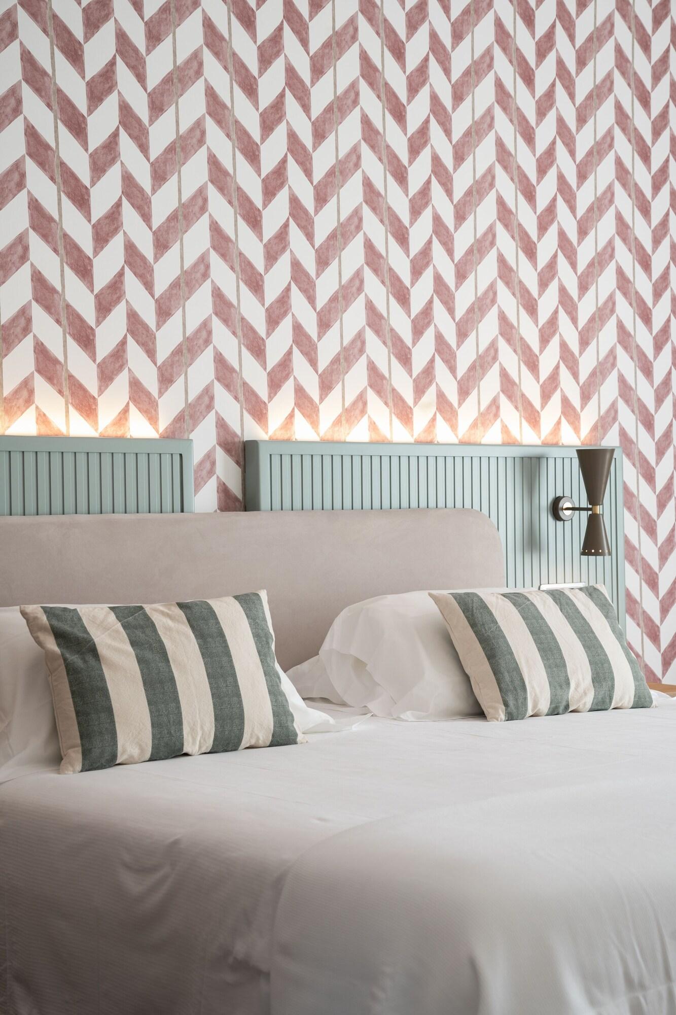 Double or Twin Deluxe King Bed