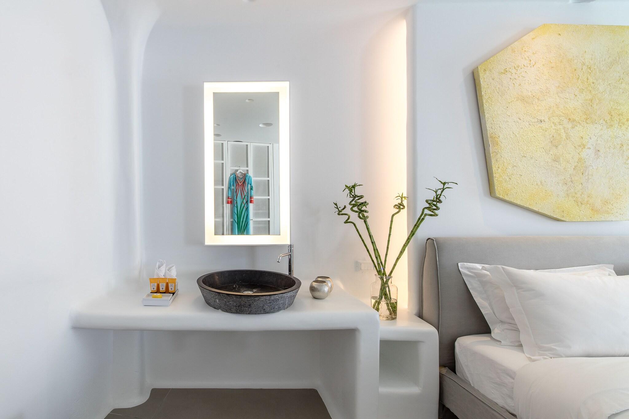 Suite Beach Front with Private Pool