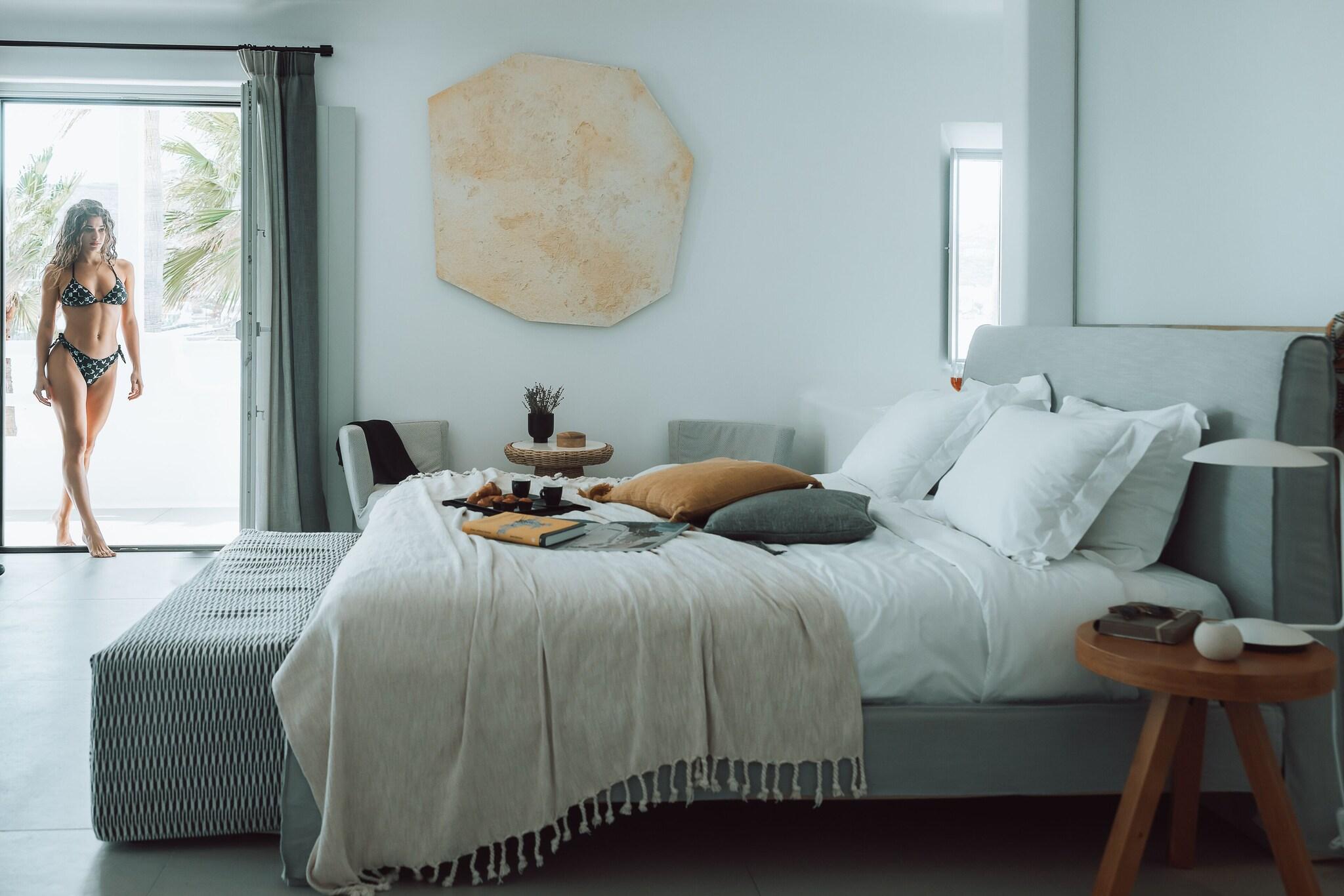 Studio King Size Bed