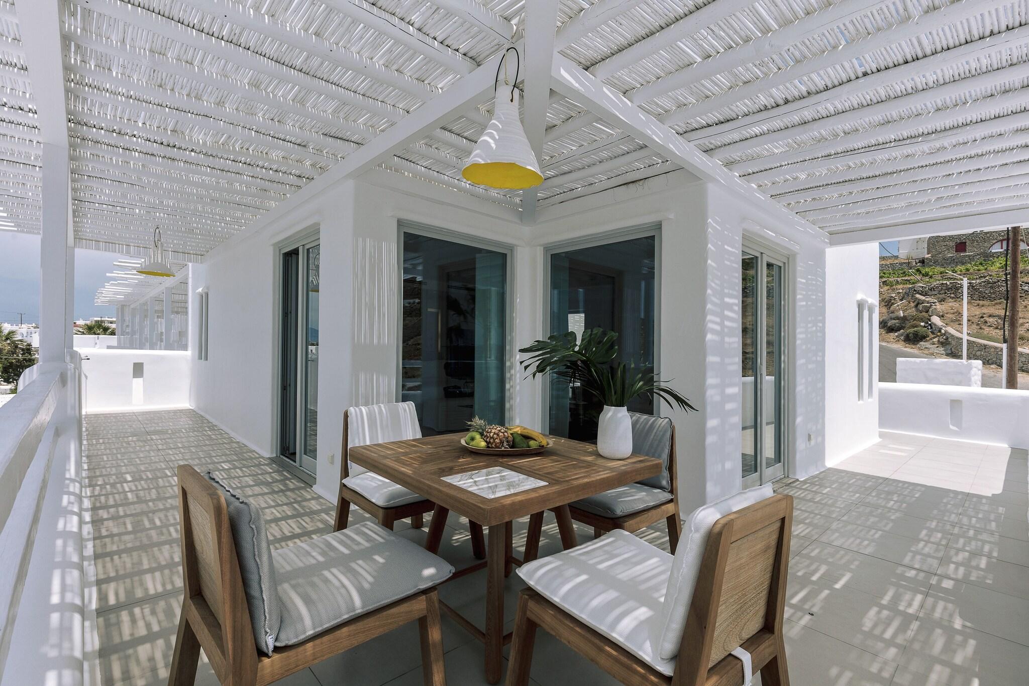 Studio King Size Bed