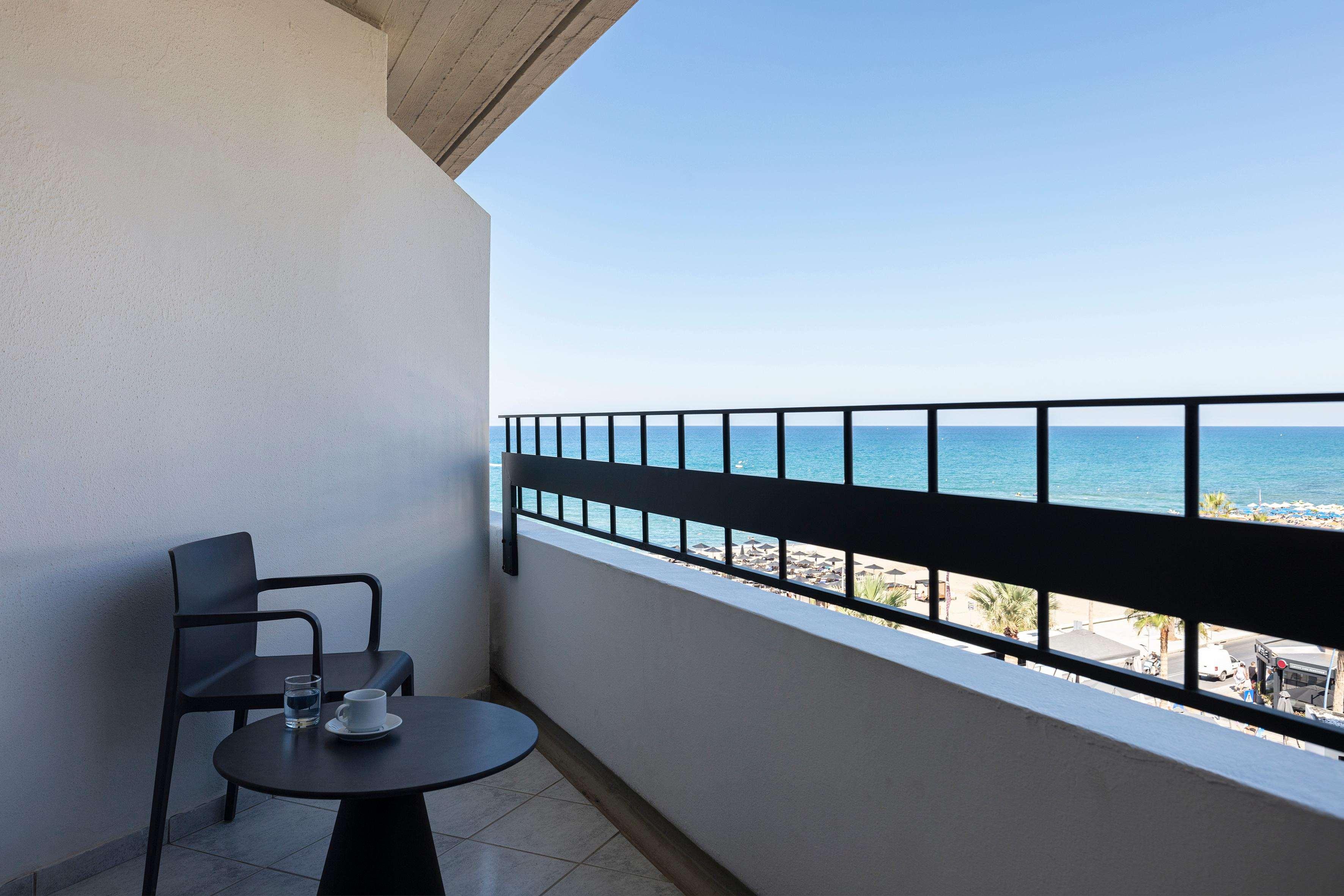 Double or Twin Side Sea View