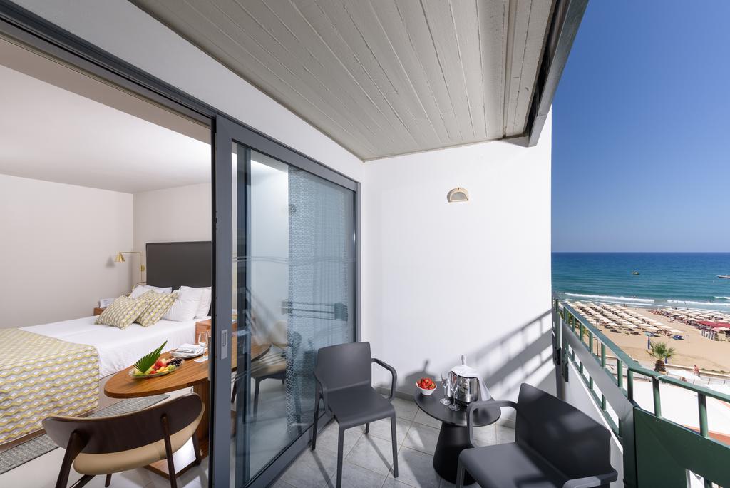 Double or Twin Side Sea View