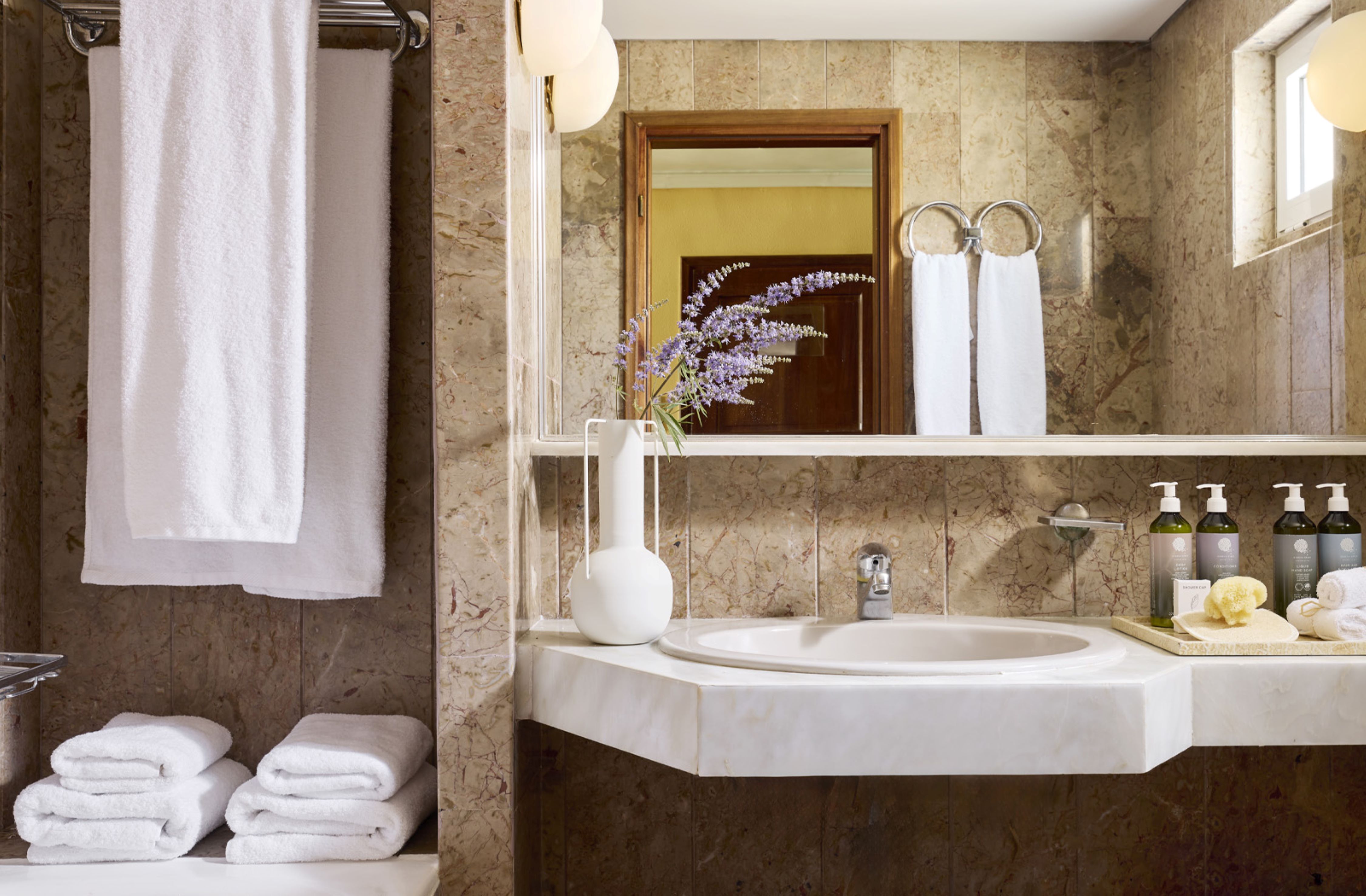 Bungalow Beach Front with Private Pool