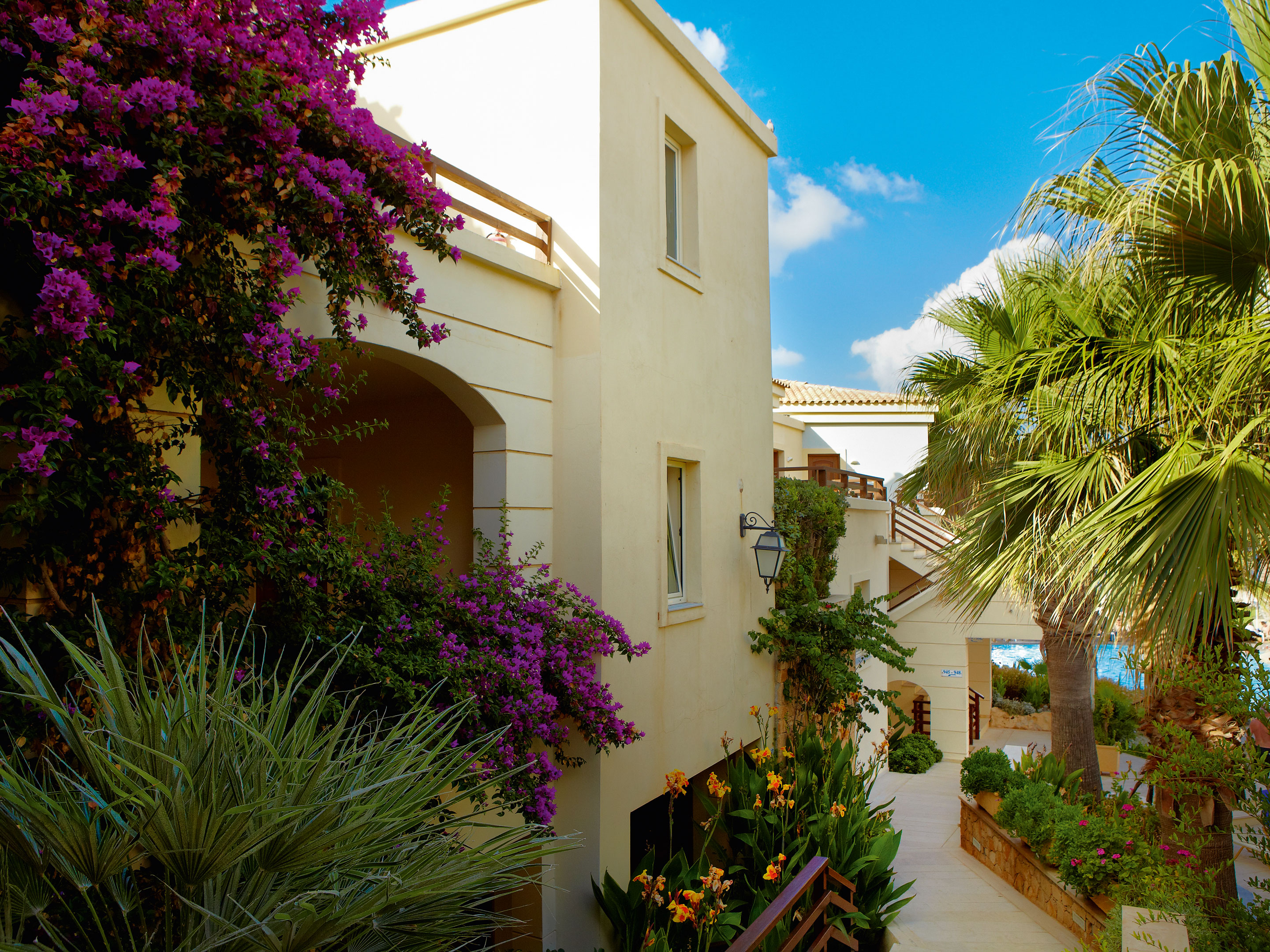 Bungalow Garden View