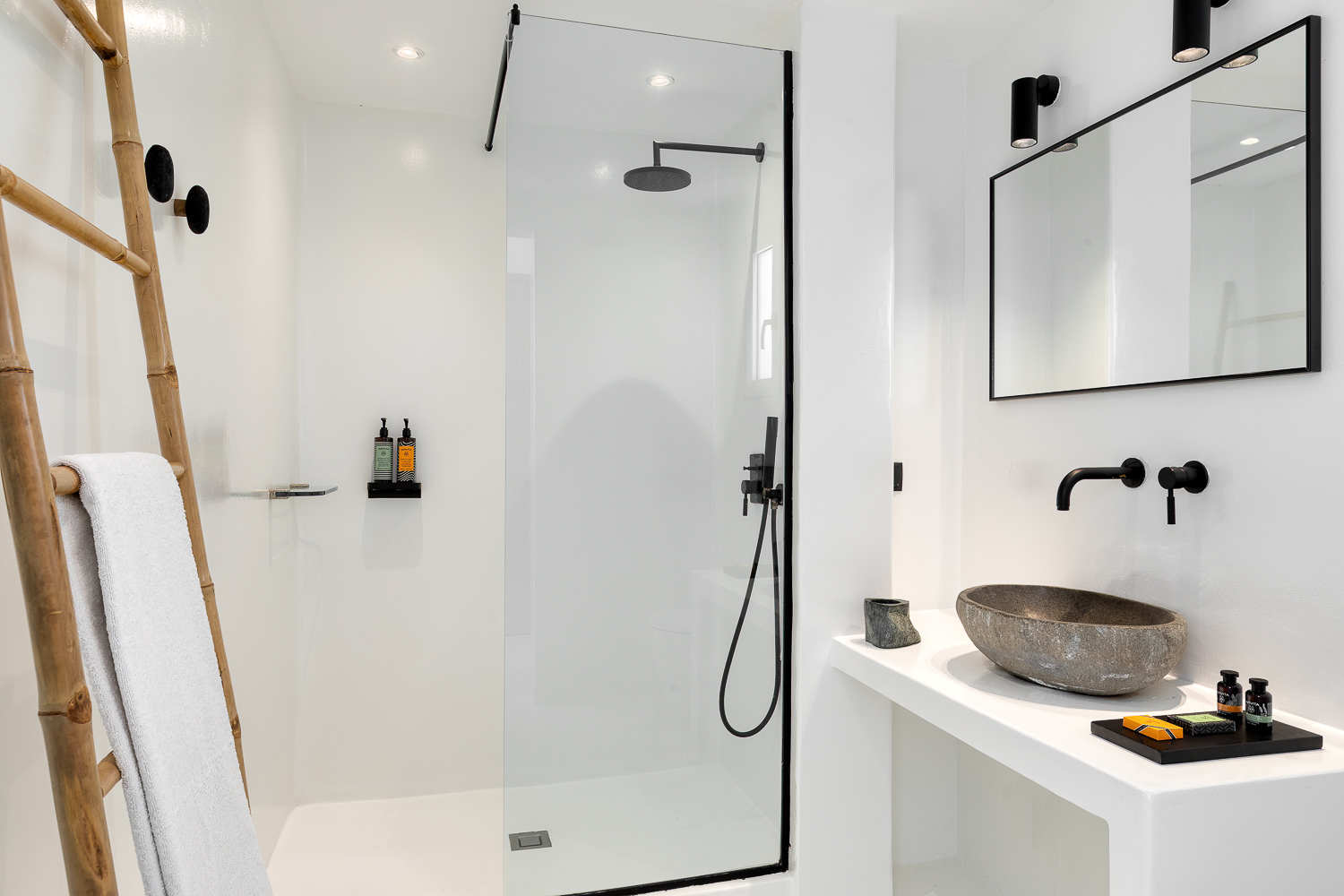 Double or Twin Deluxe with Jacuzzi