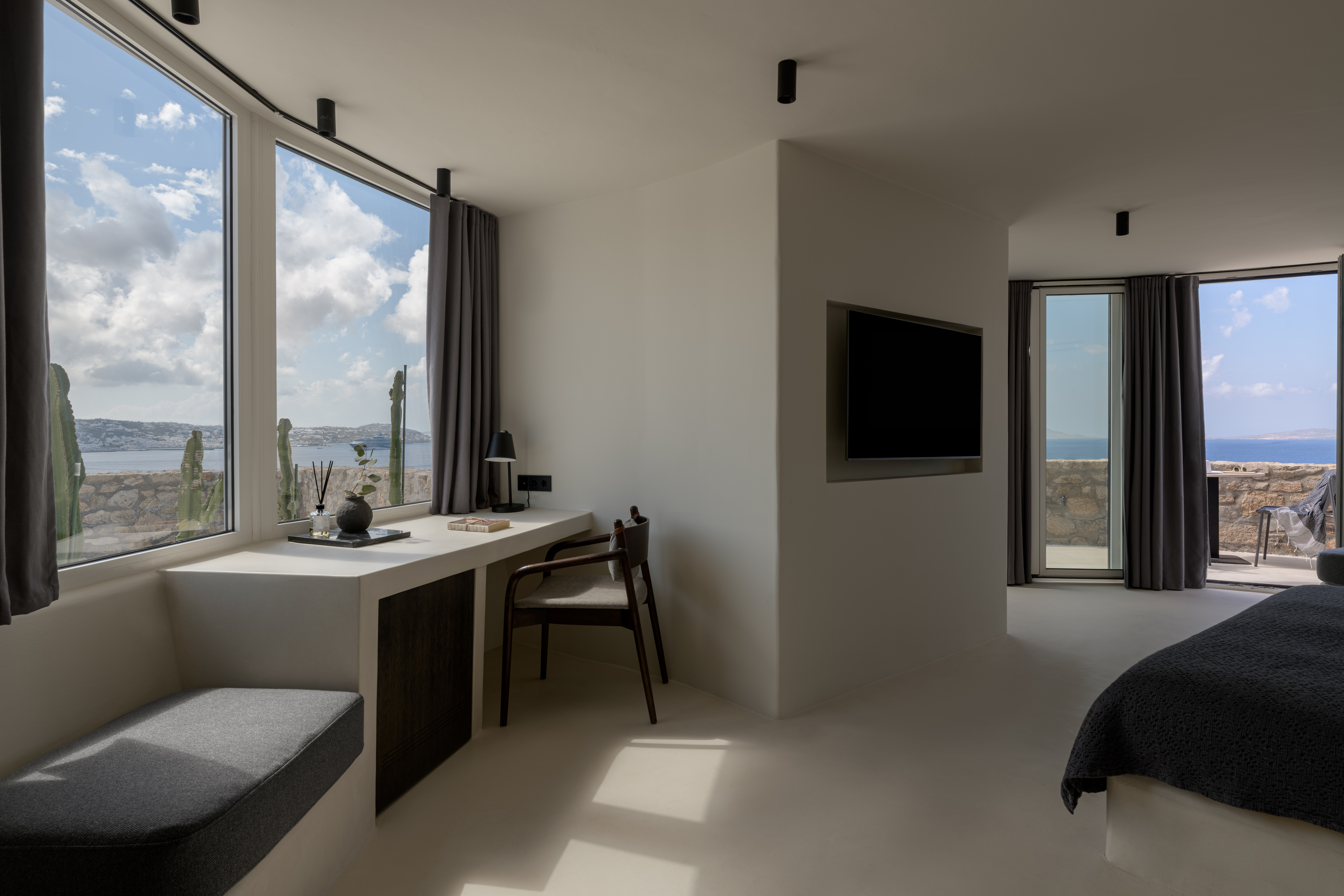 Double or Twin Deluxe with Jacuzzi