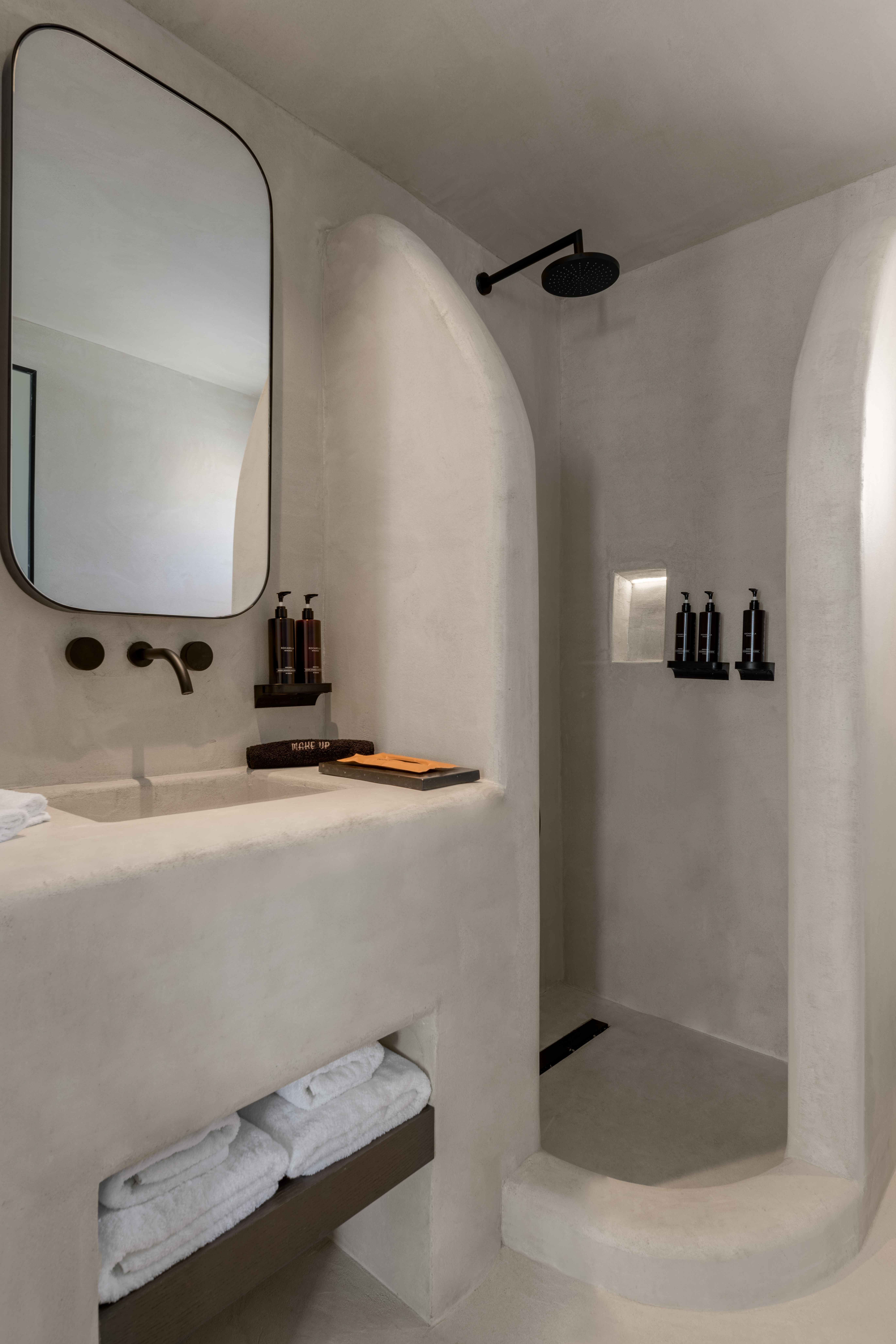 Double or Twin Deluxe with Jacuzzi