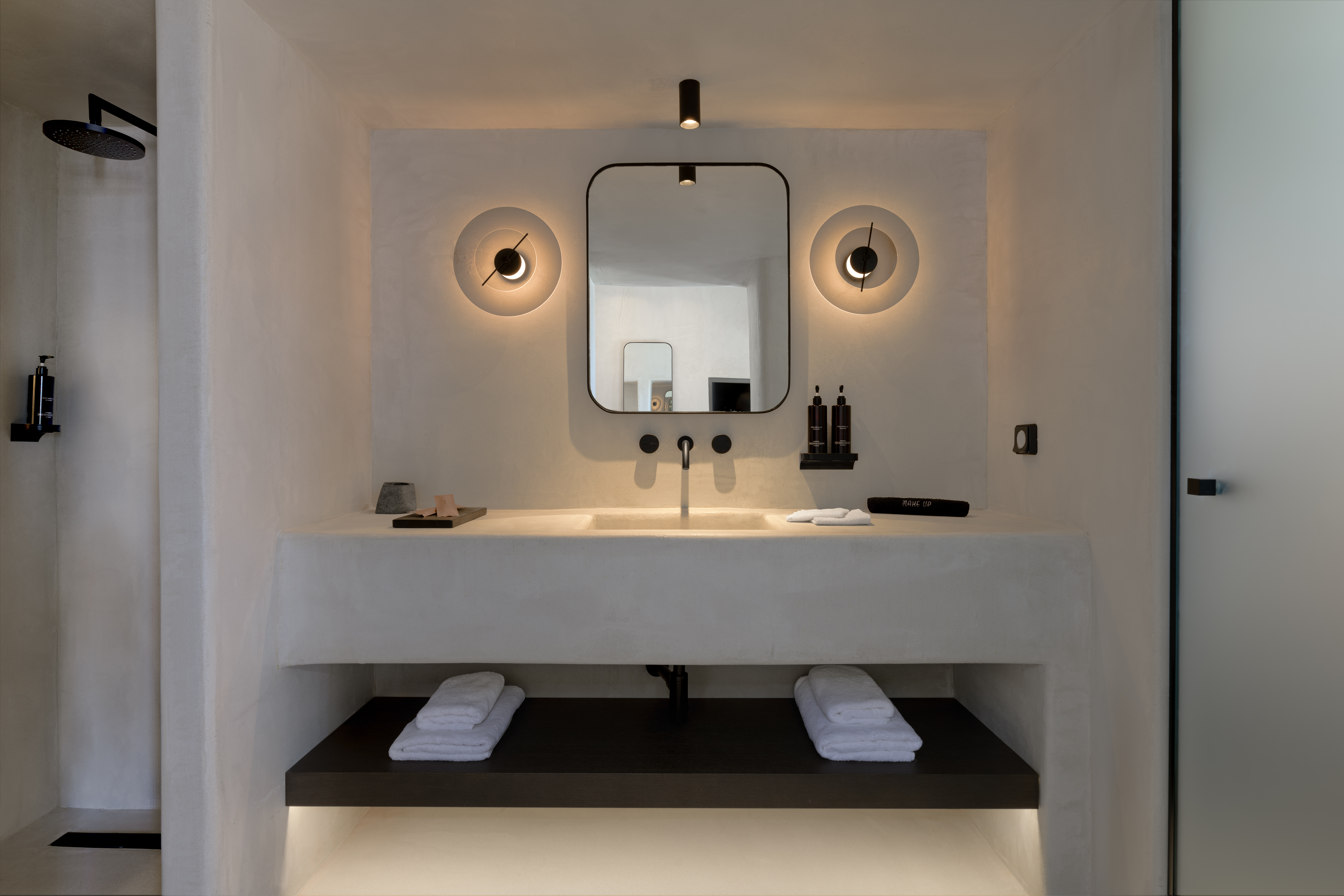 Double or Twin Deluxe with Jacuzzi