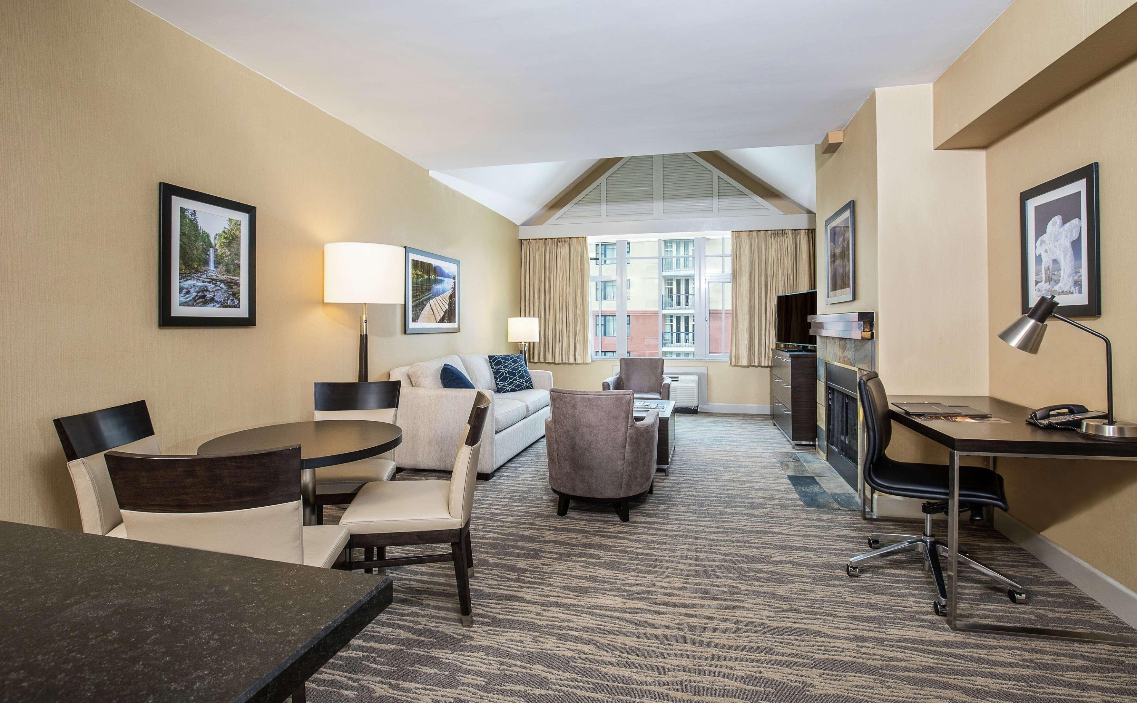 Suite Two Queen Beds One Bedroom