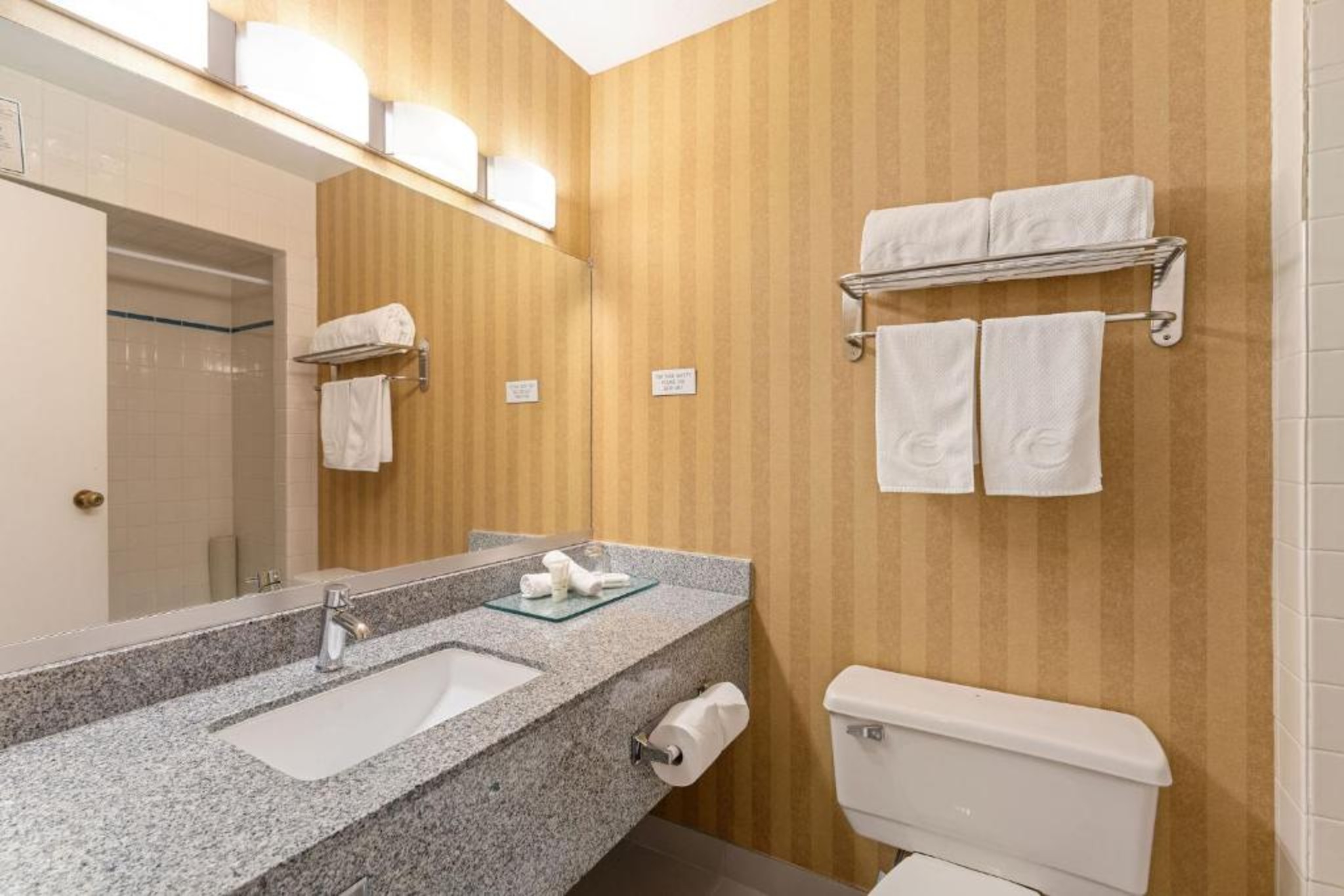 Double Deluxe Queen Bed