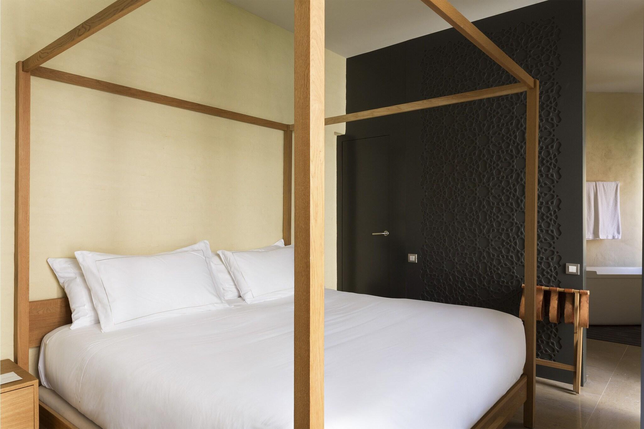 Twin Deluxe Two Beds