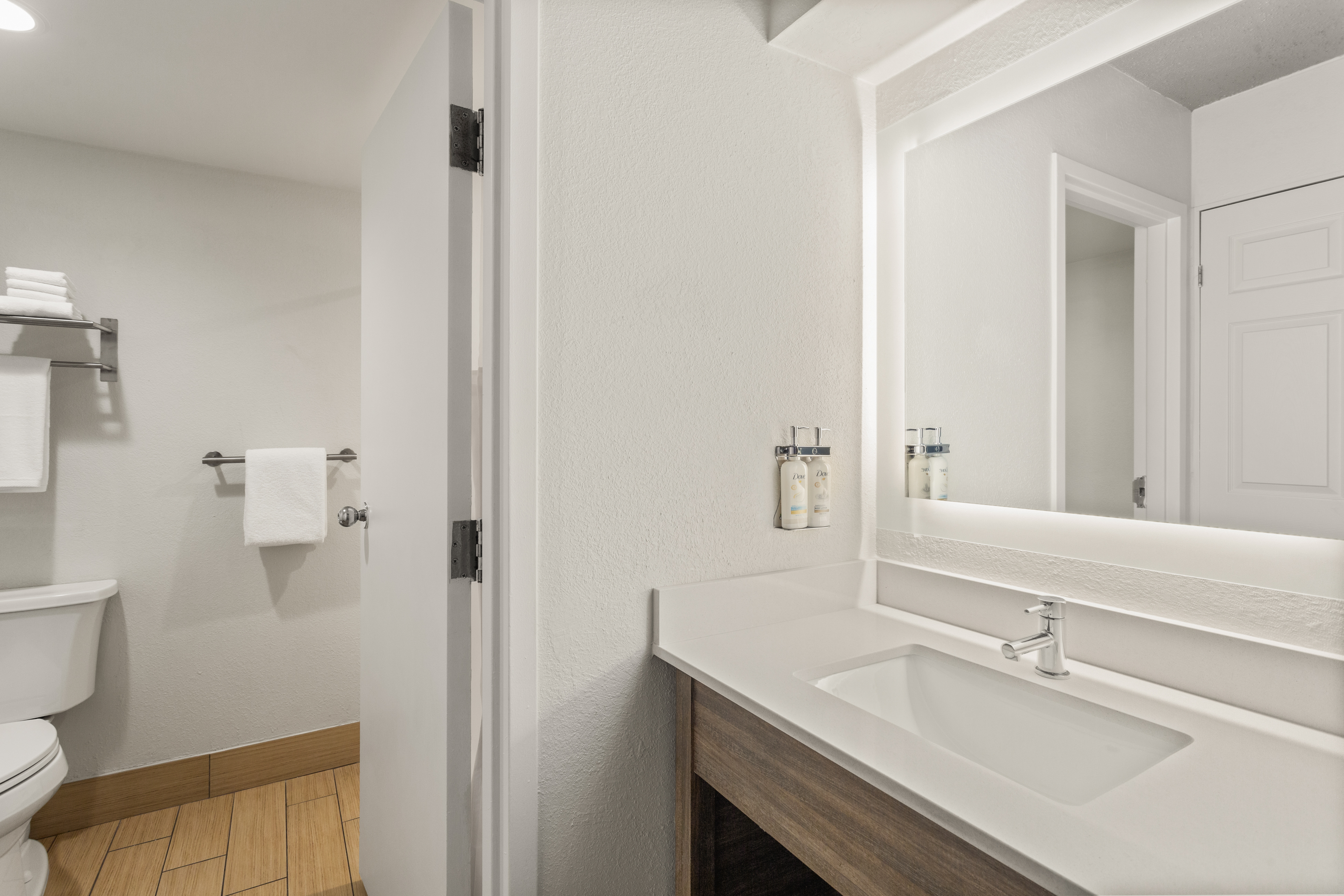 Quadruple Club Two Queen Beds