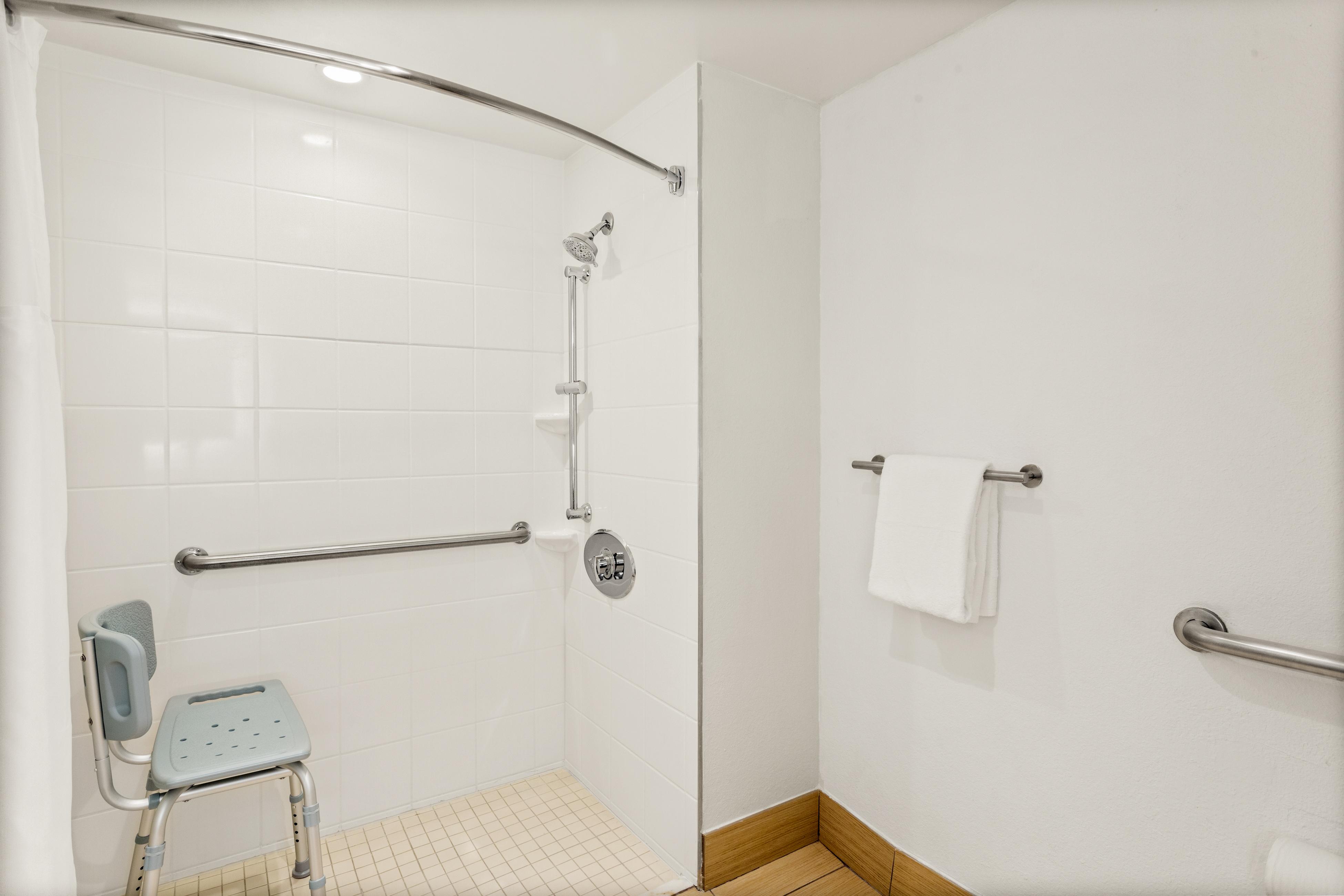 Double Accessible King Size Bed