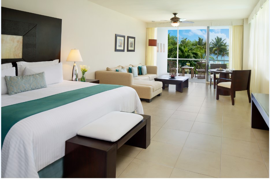 Junior Suite Partial Ocean View King Bed