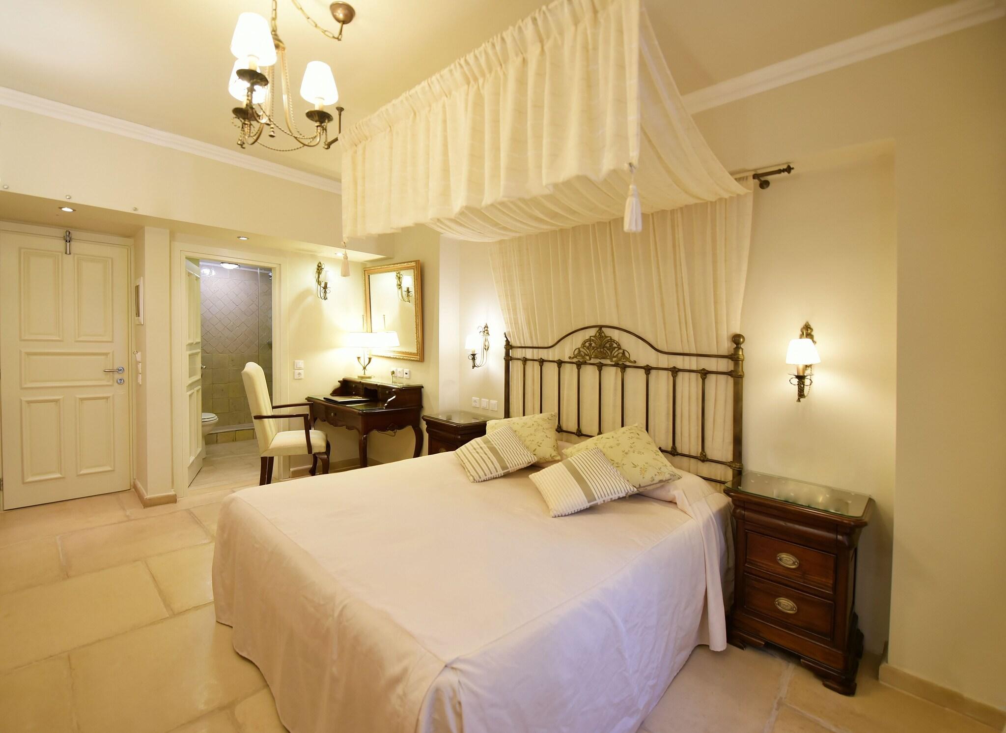 Double Classic Double Bed