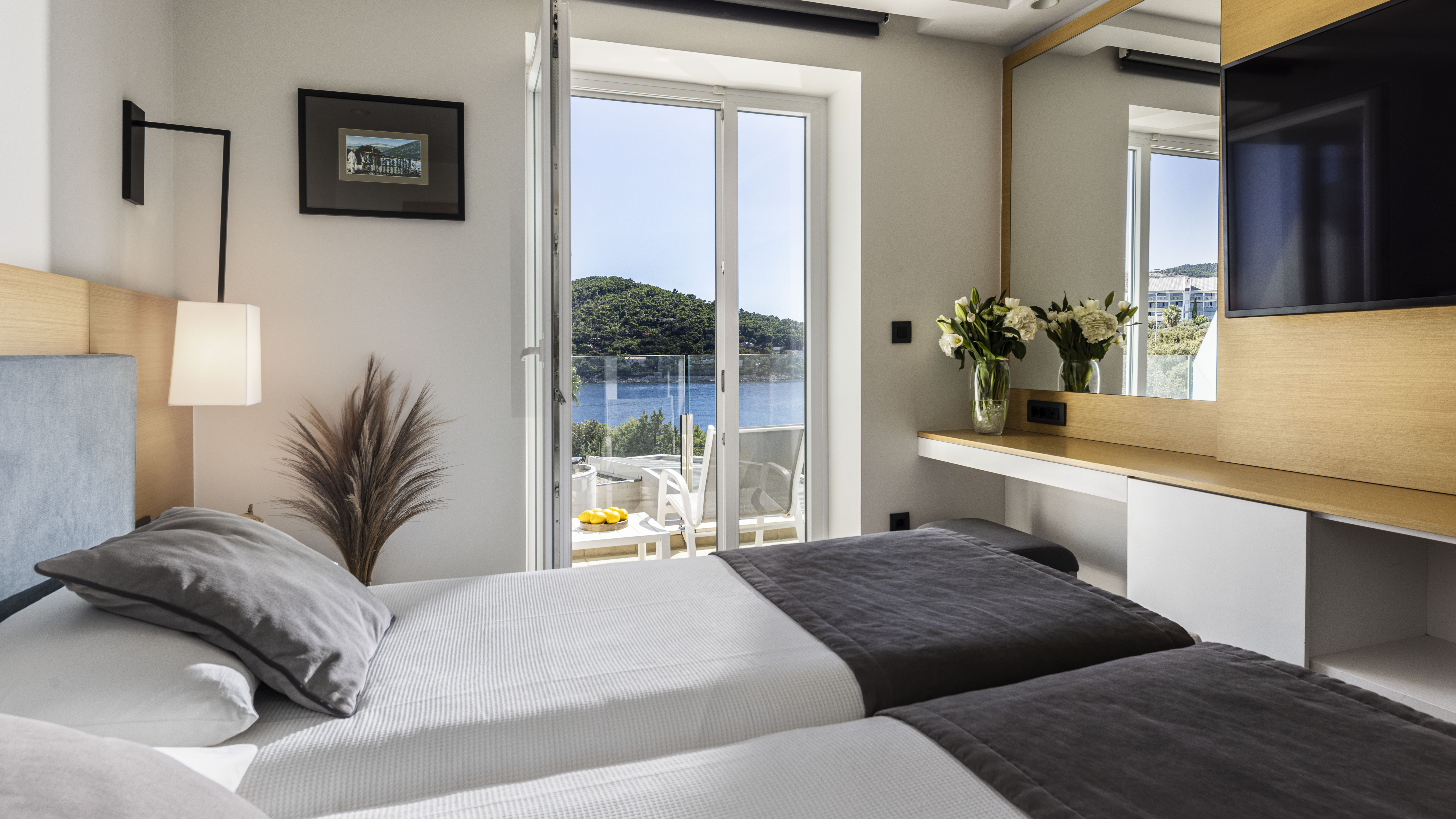 Double Single Sea View with Balcony