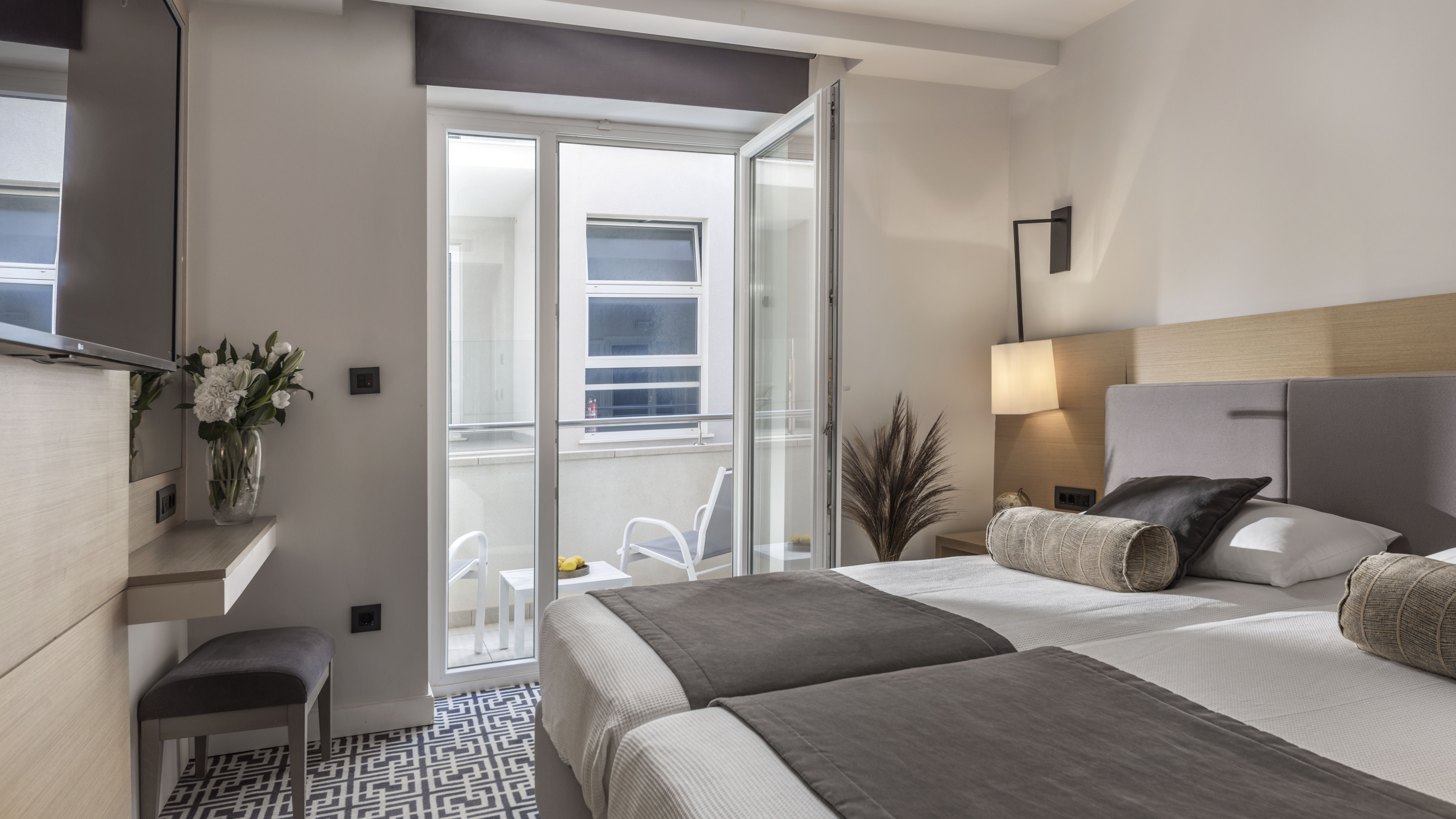 Double Single with Balcony