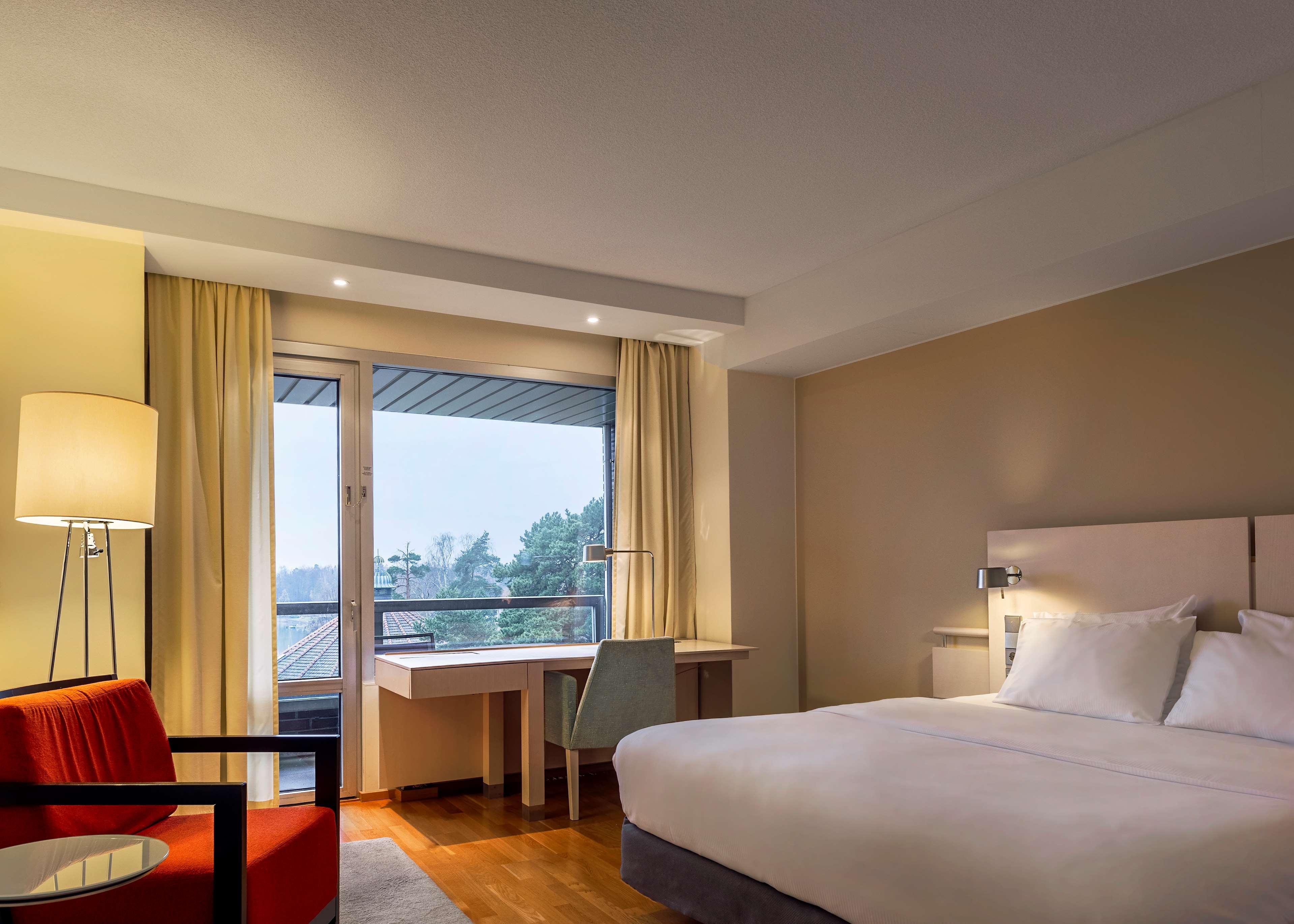 Double Guest Room King Bed