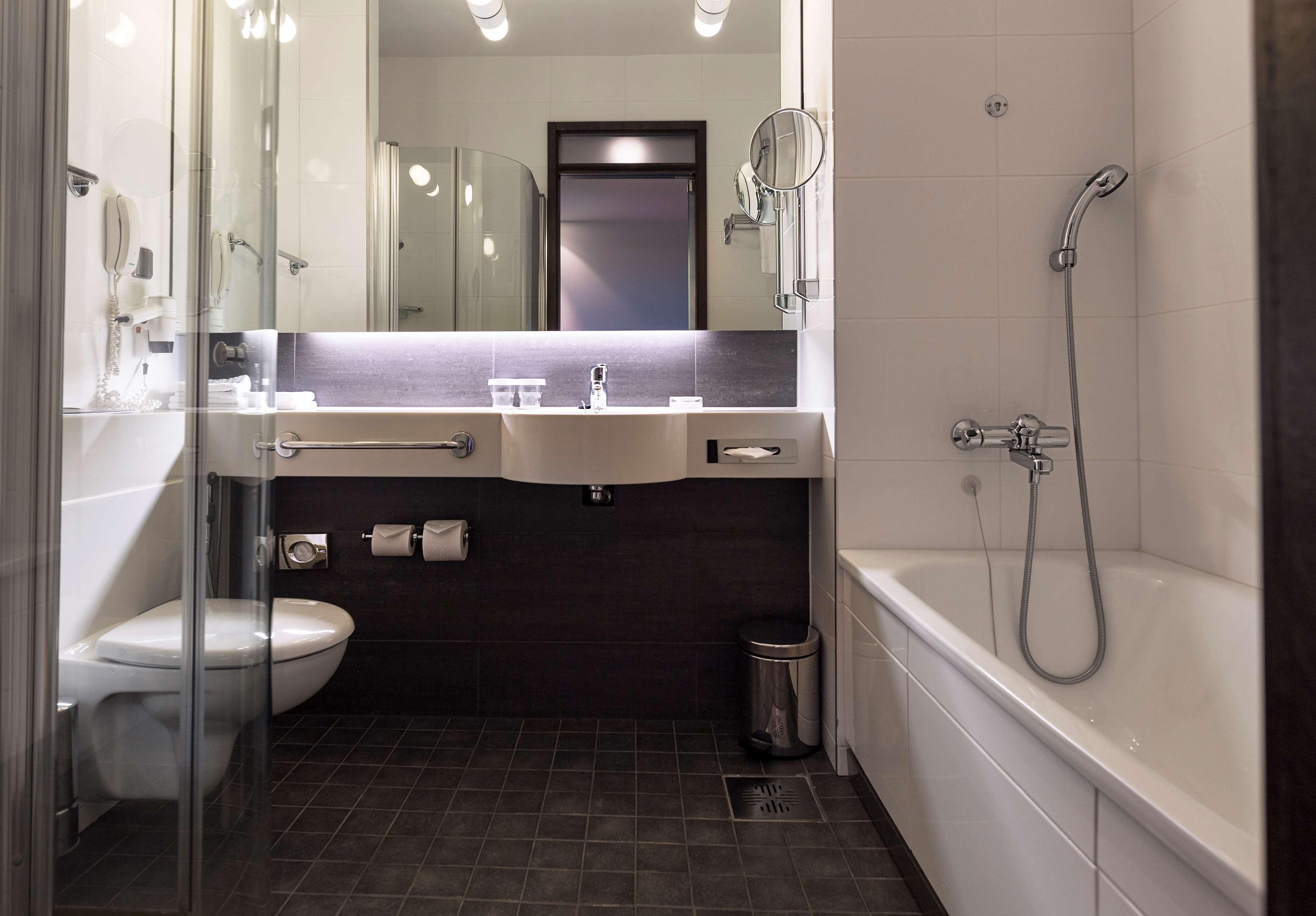 Double Guest Room King Bed