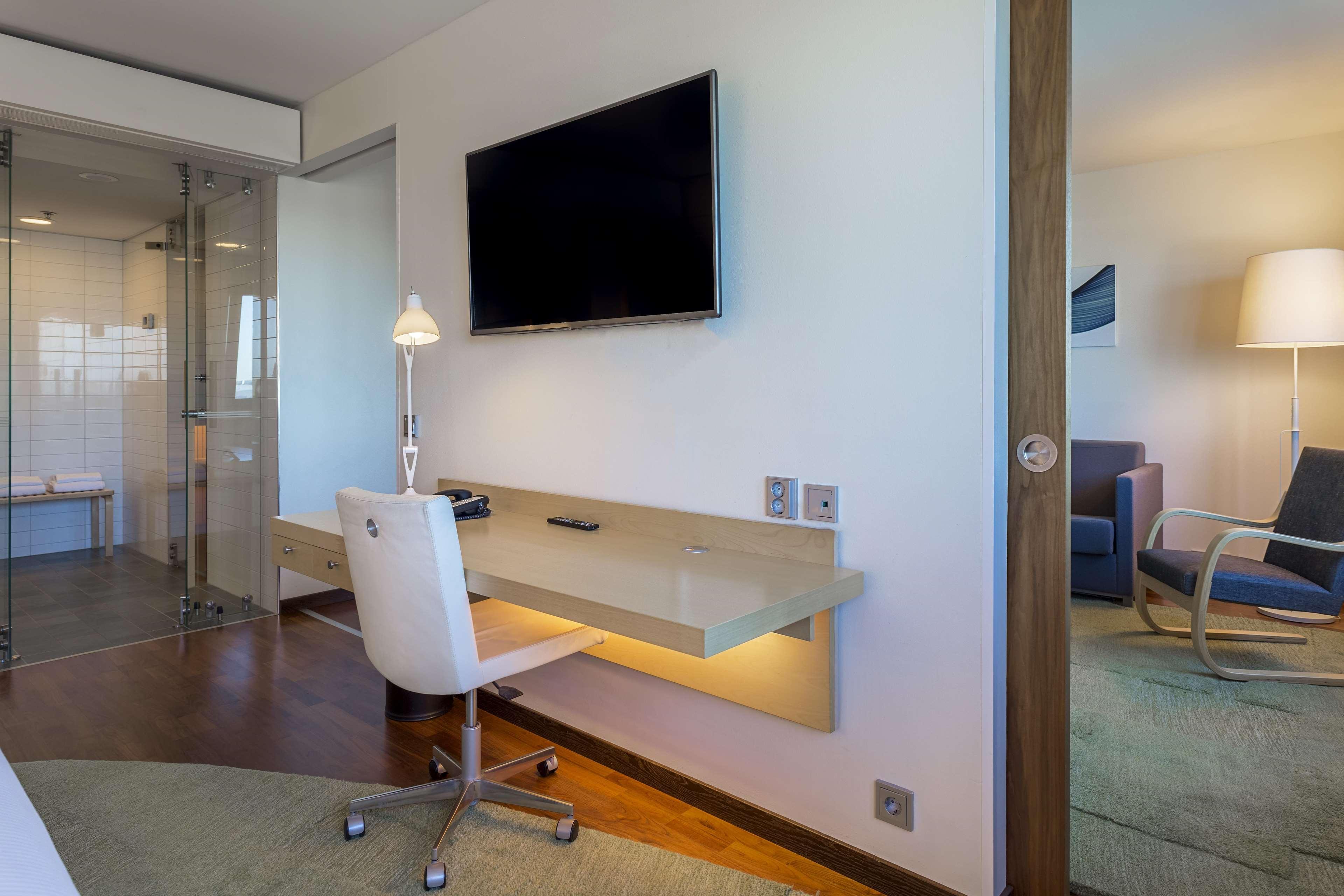 Junior Suite King Size Bed