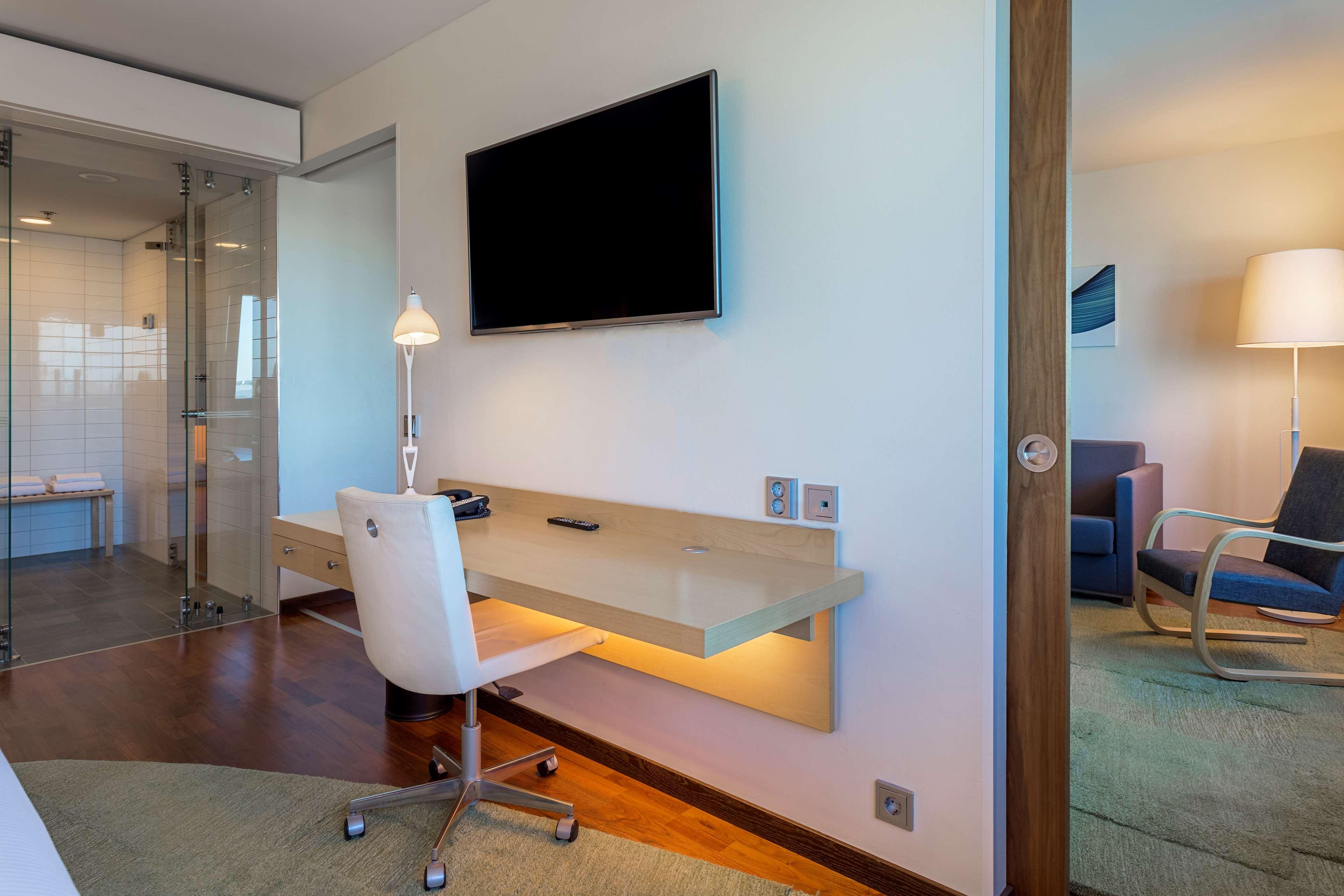 Junior Suite King Size Bed