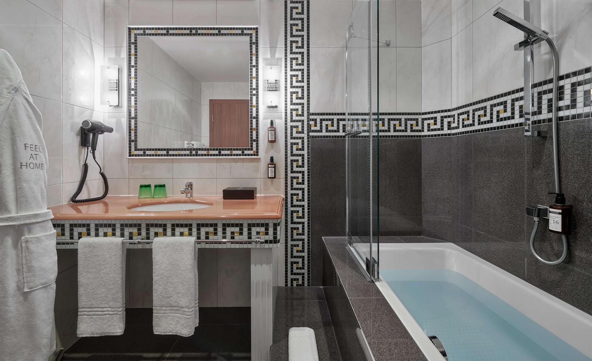 Suite with Double Bed