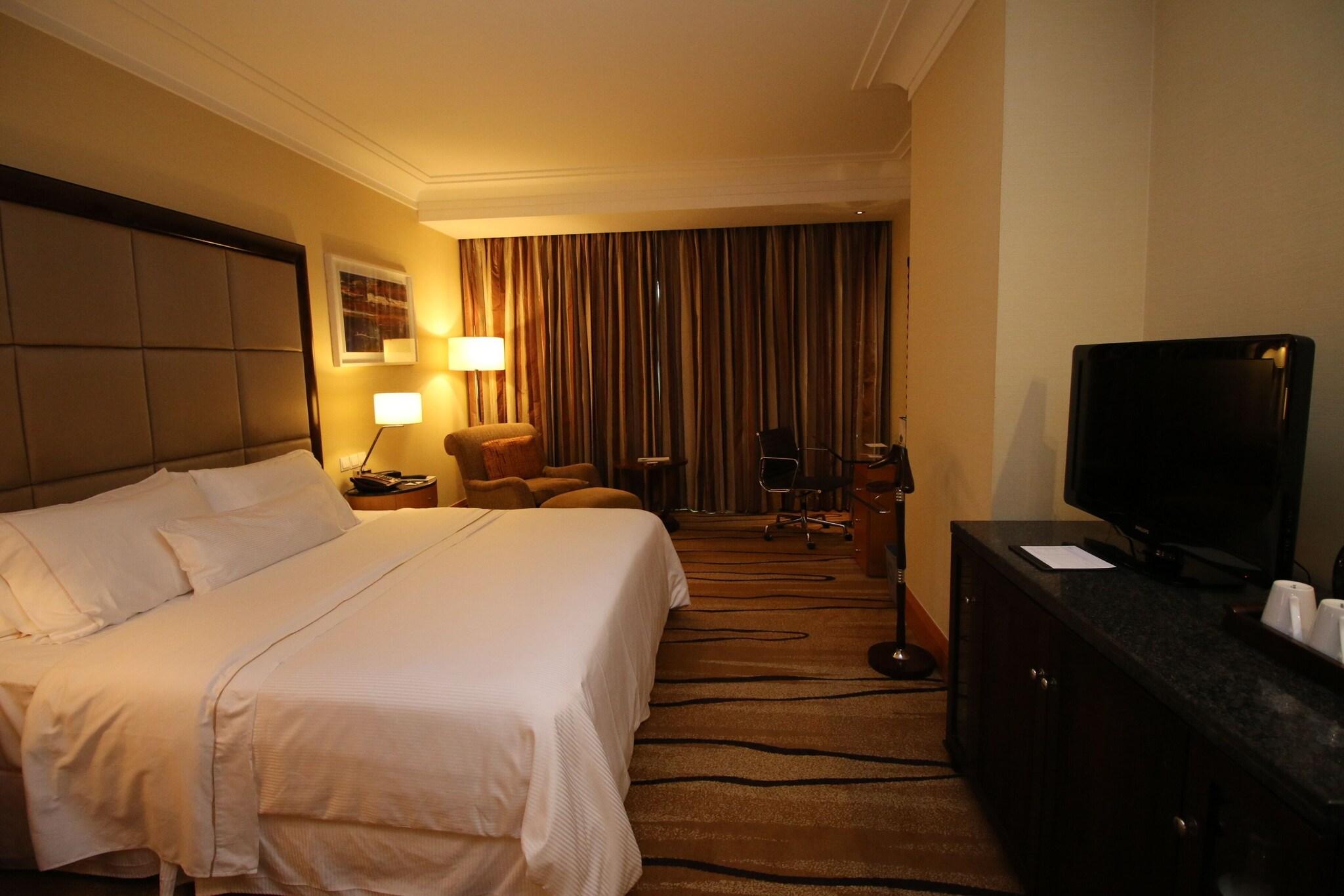 Double Executive King Bed