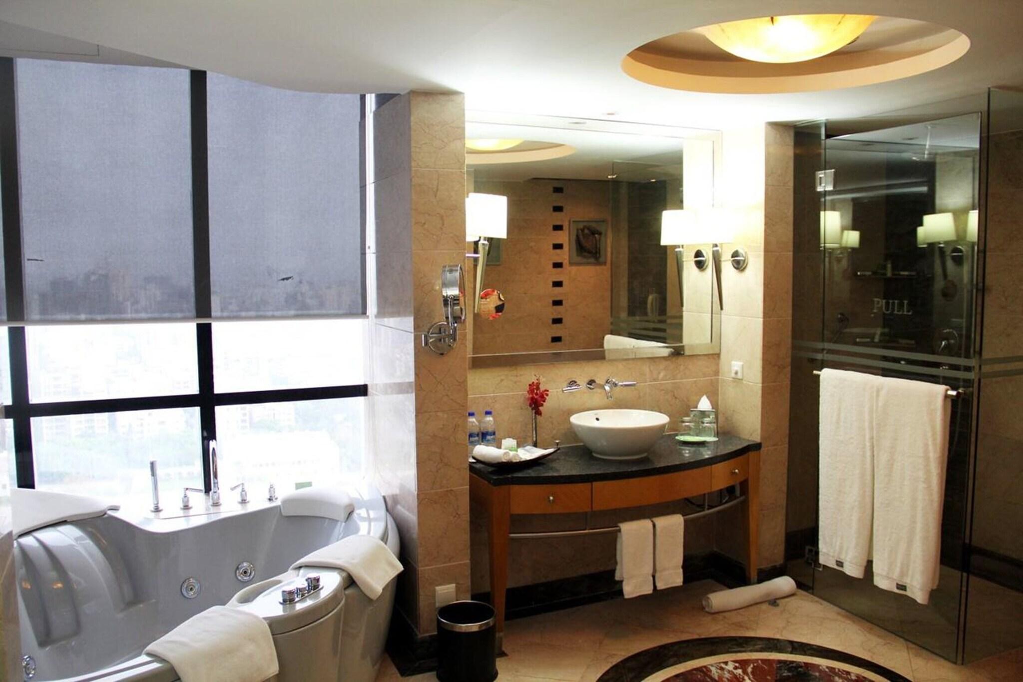 Suite Presidential with Views