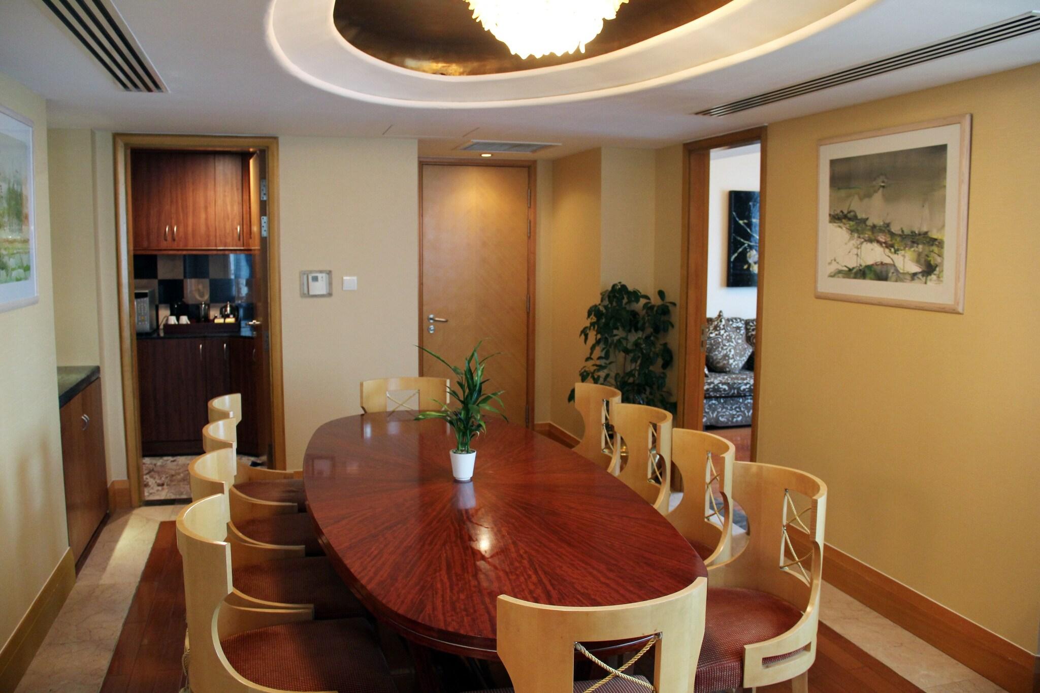 Suite Presidential with Views