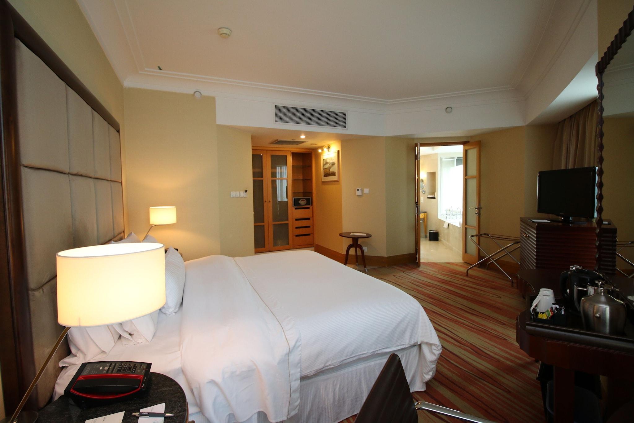 Double City View King Bed