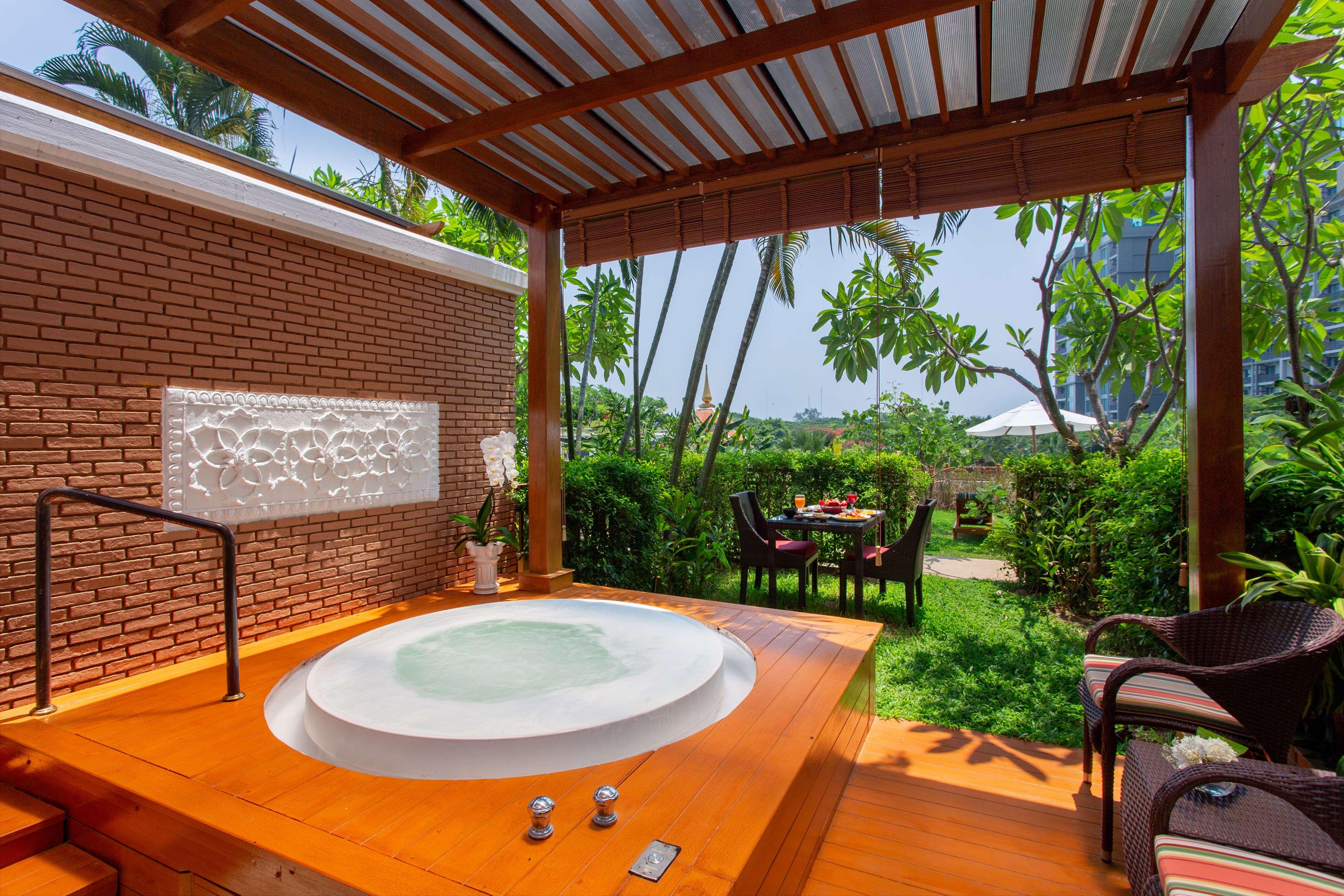 Room Deluxe King Bed