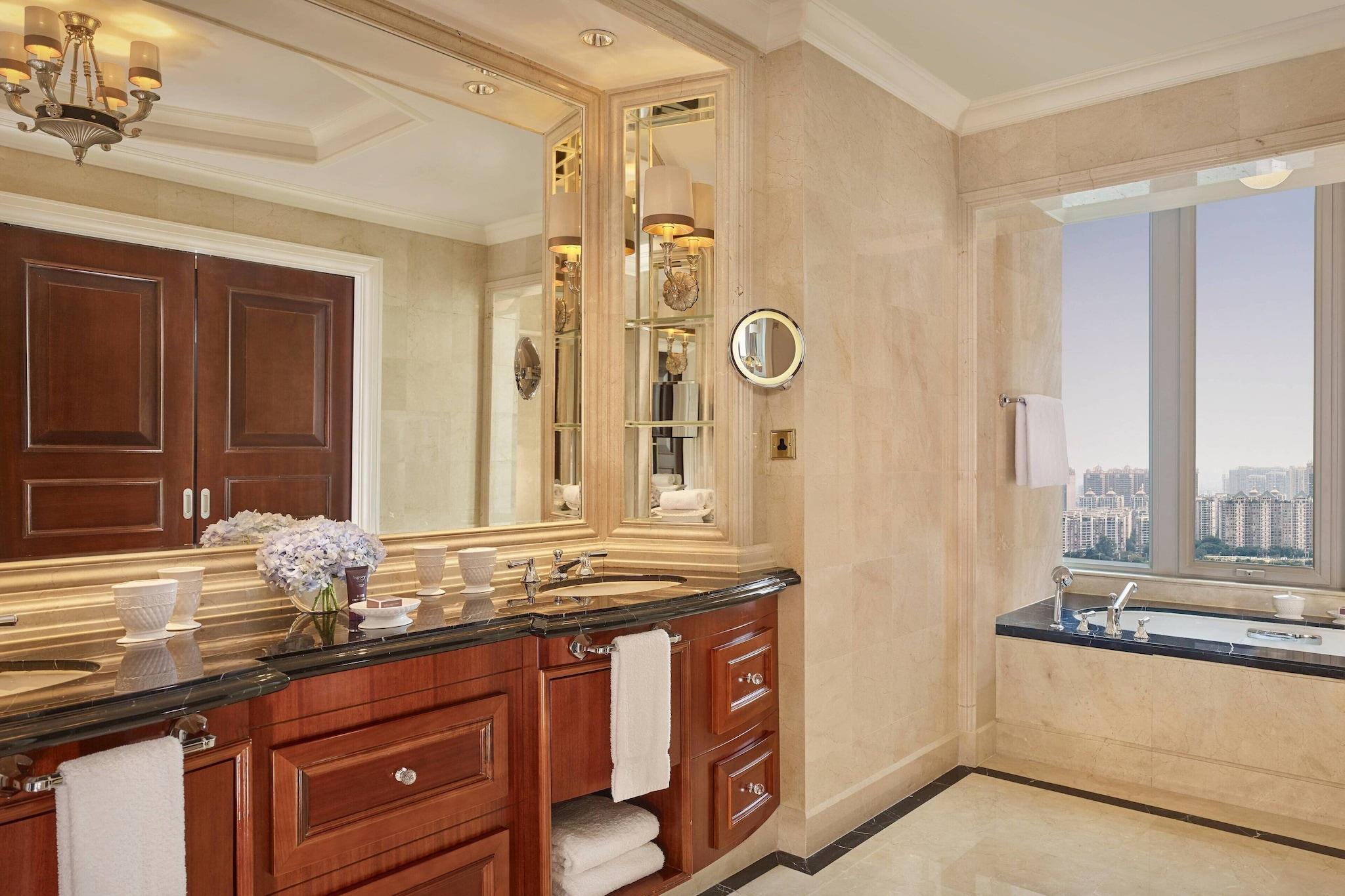 Suite Deluxe River View