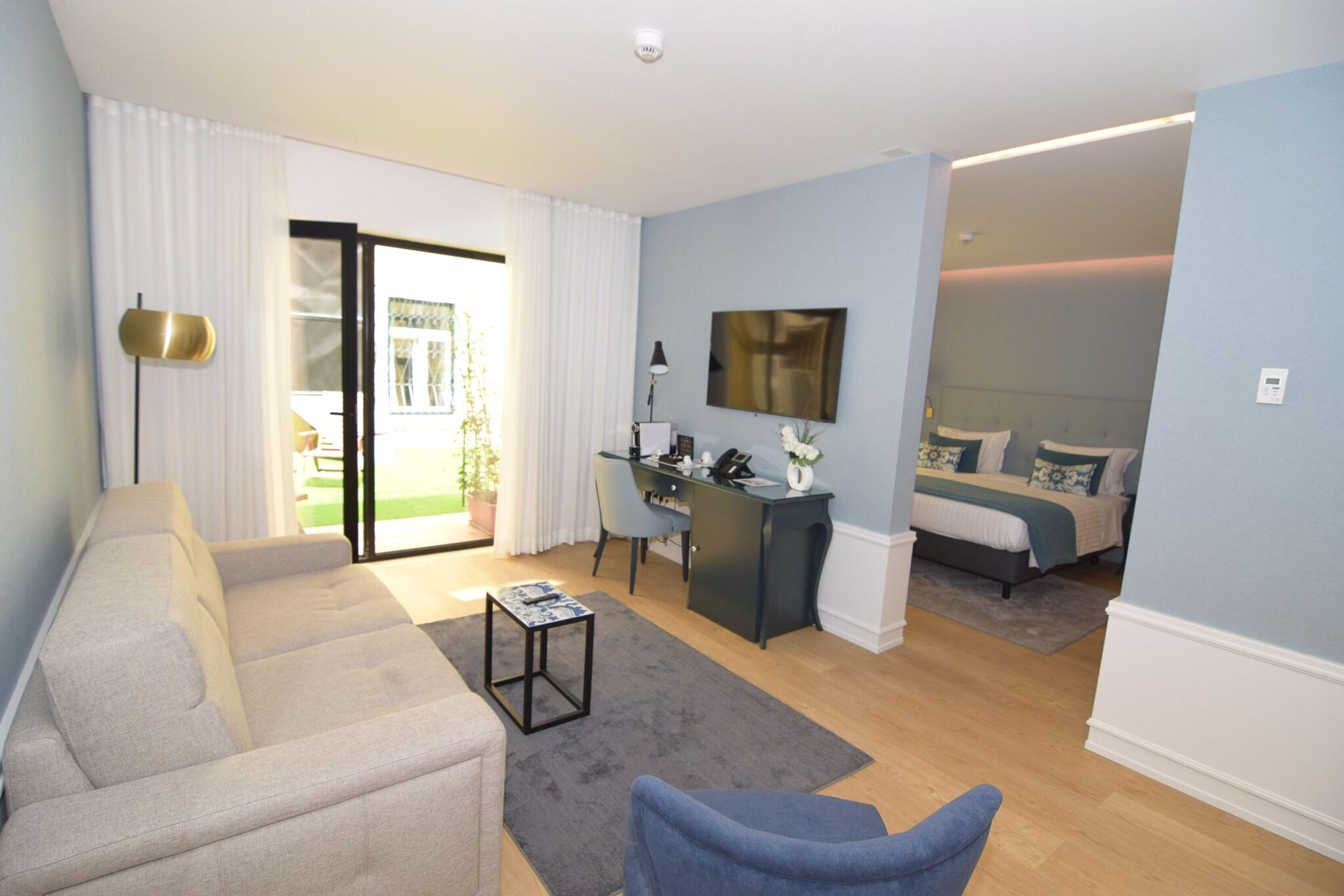 Family Room Deluxe Queen Bed