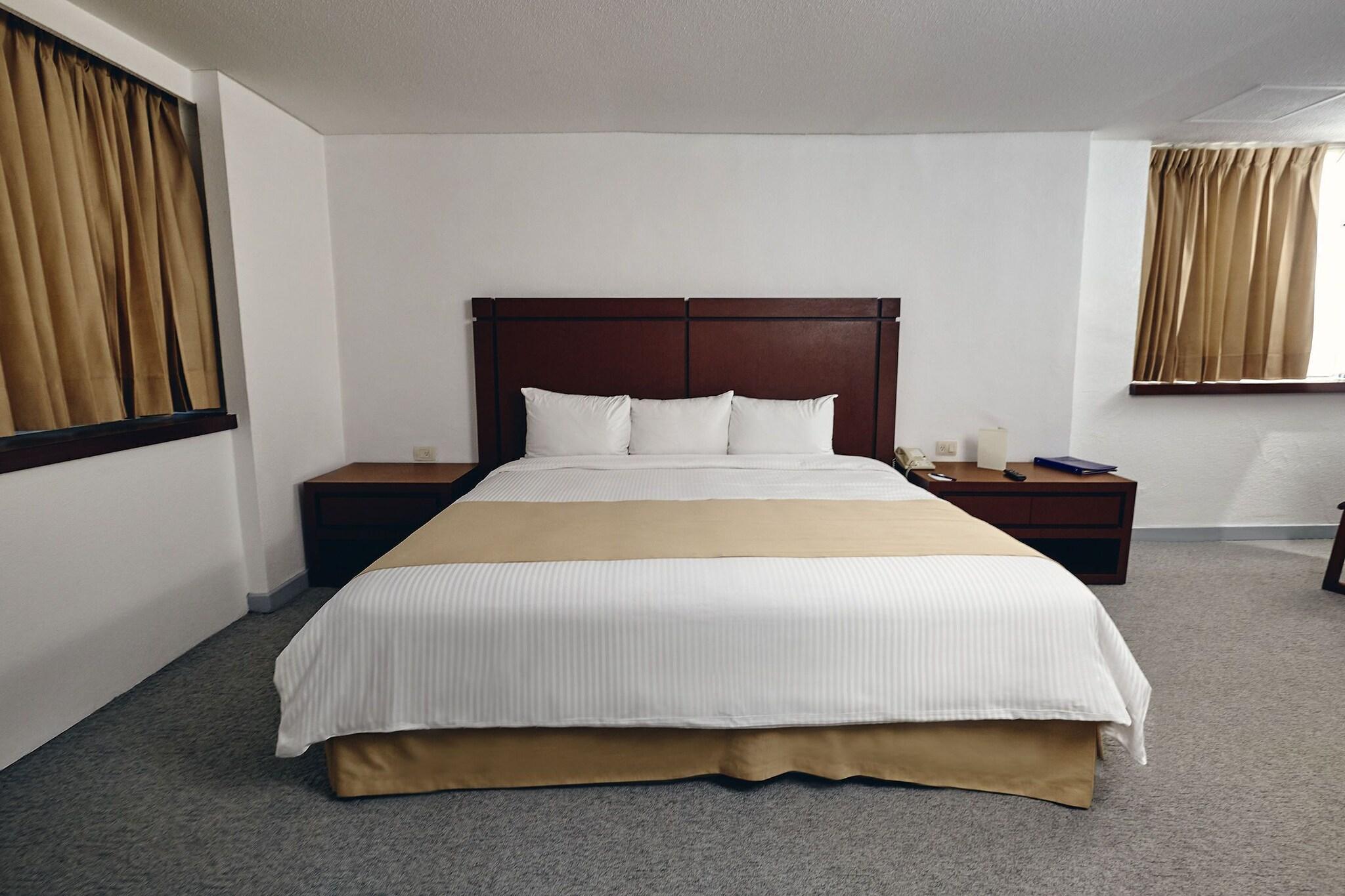 Double City View King Bed