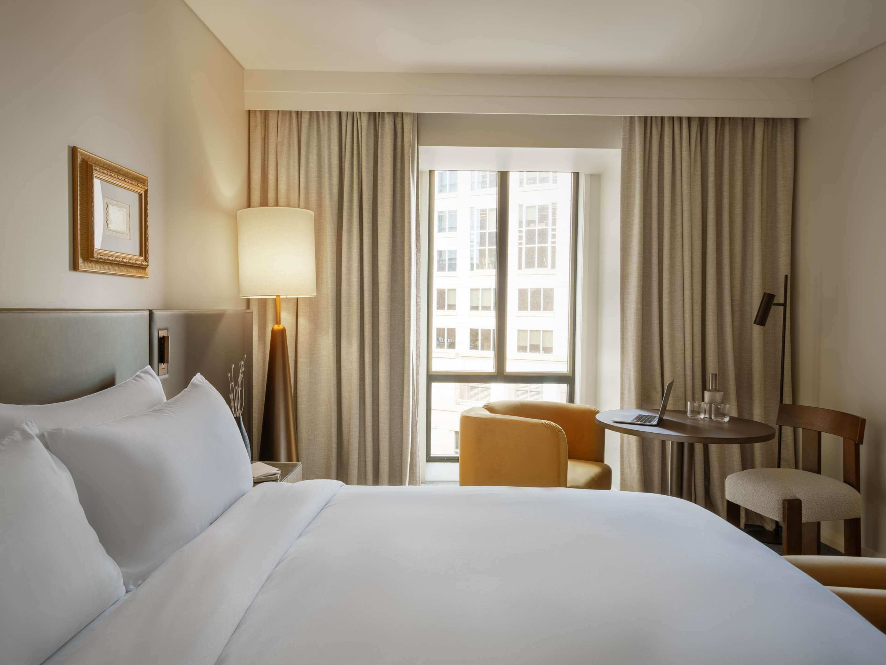 Double Garden View King Bed