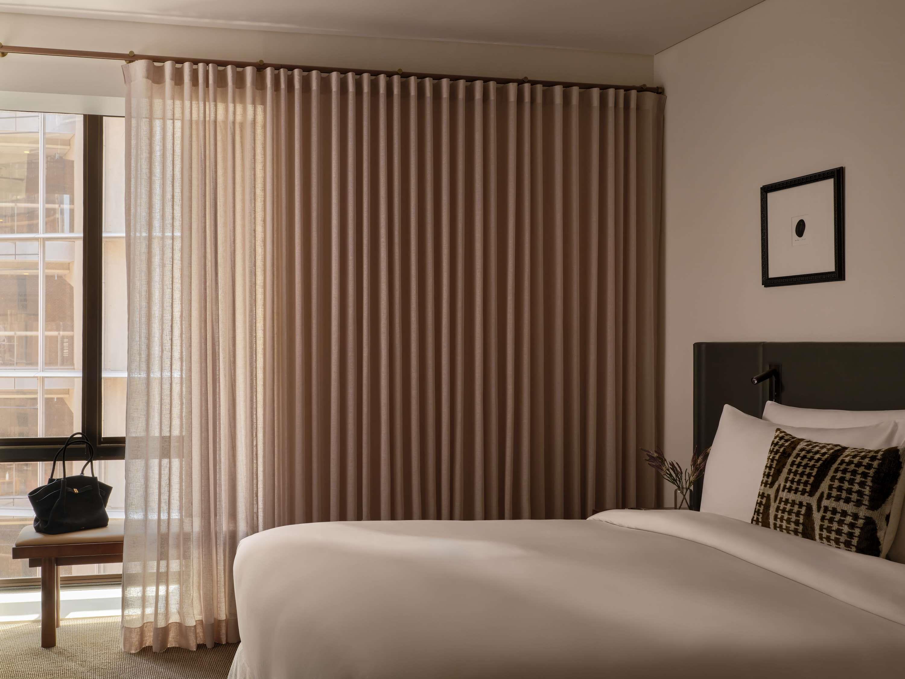 Suite Club City View