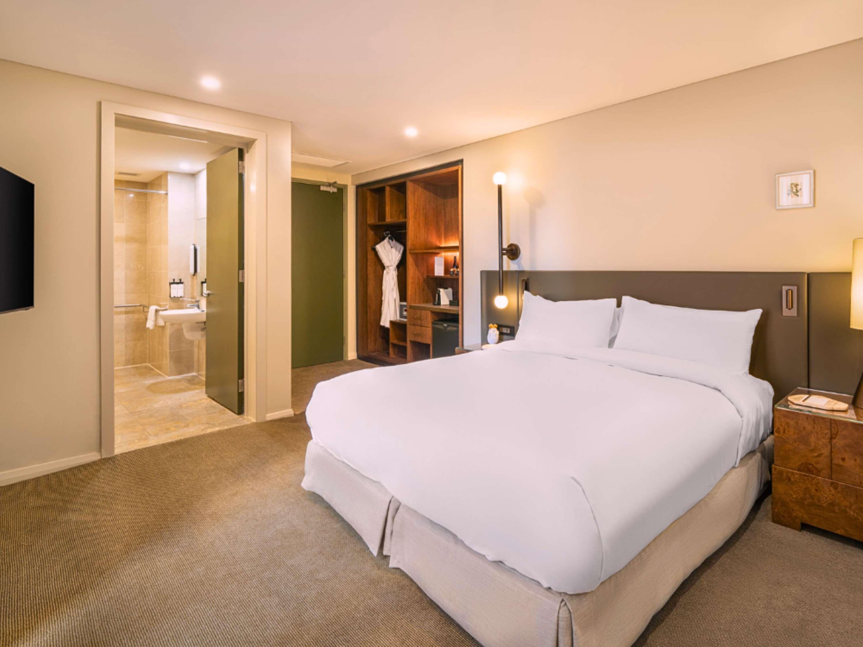 Double Classic King Bed