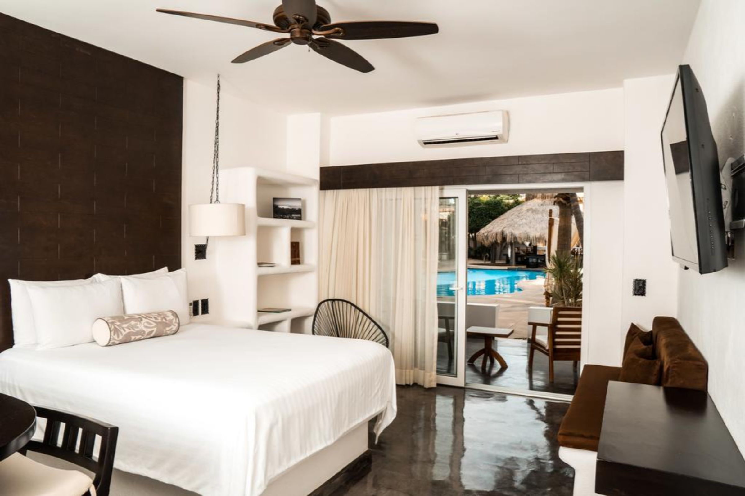 Double Deluxe Pool View