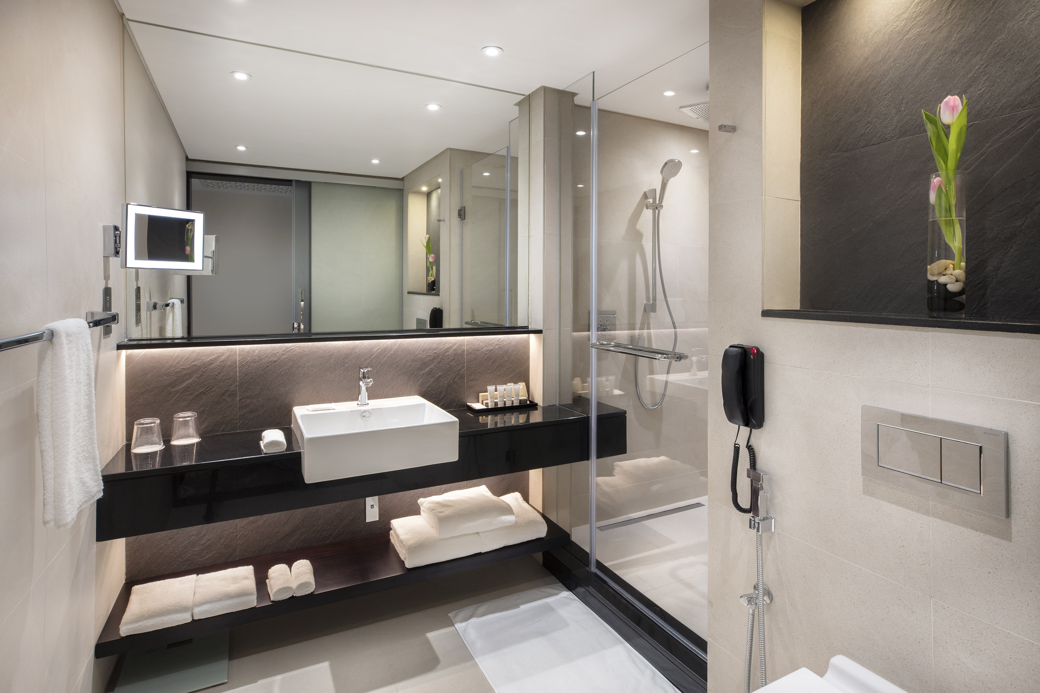 Double Pool View King Bed