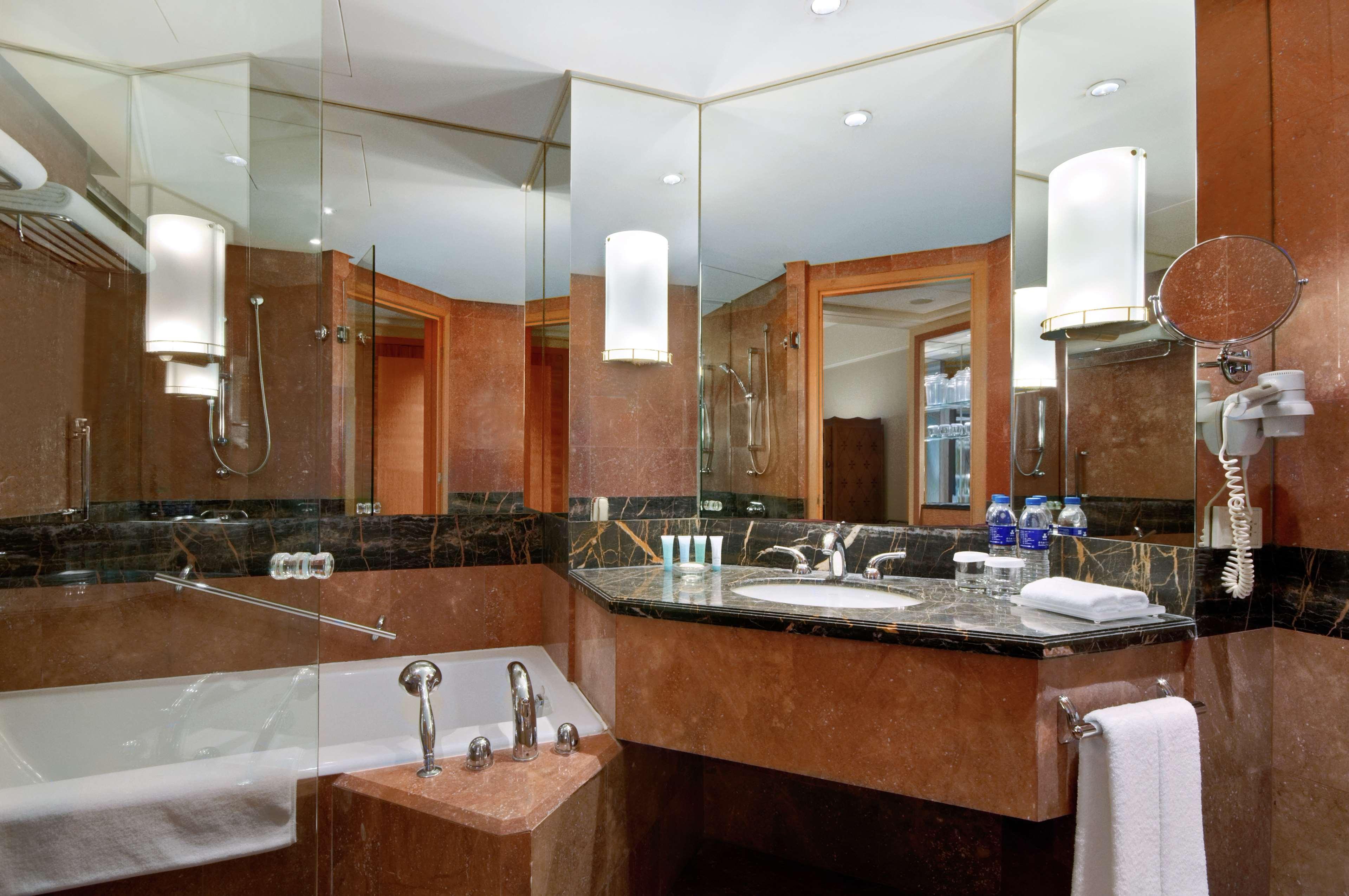 Double Executive King Bed